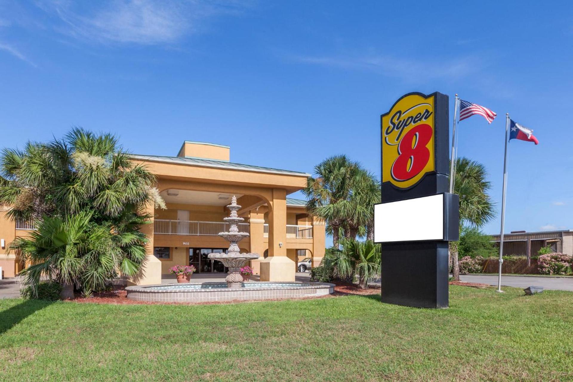 Super 8 by Wyndham Corpus Christi photo 19