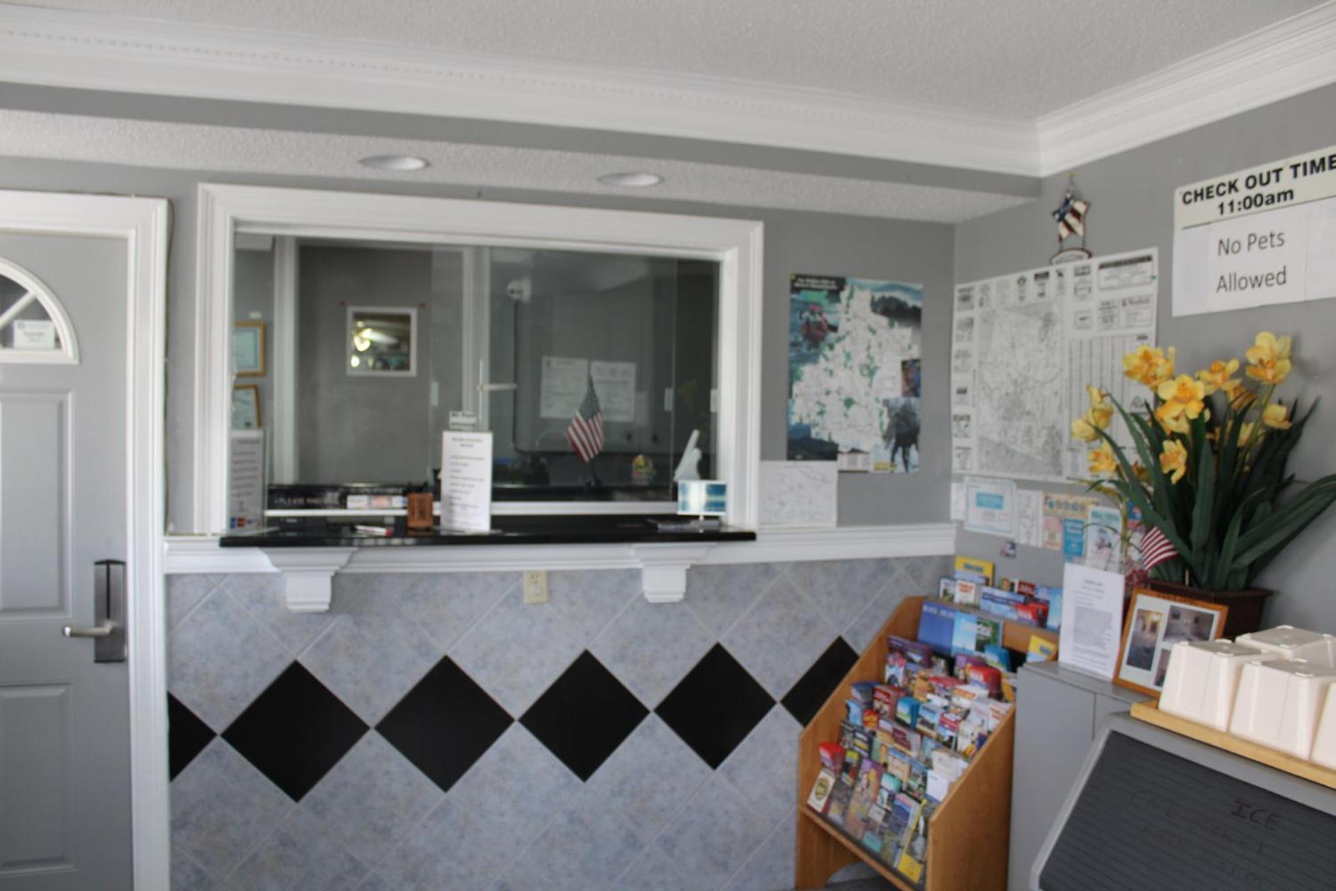 Elm Motel photo 13