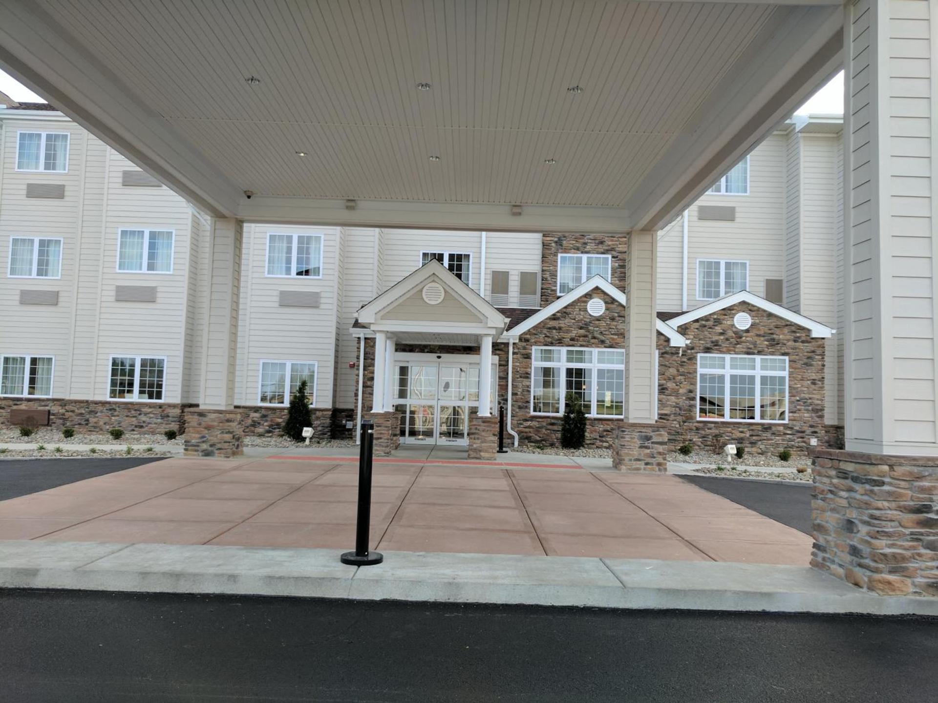Microtel Inn & Suites by Wyndham Clarion photo 60