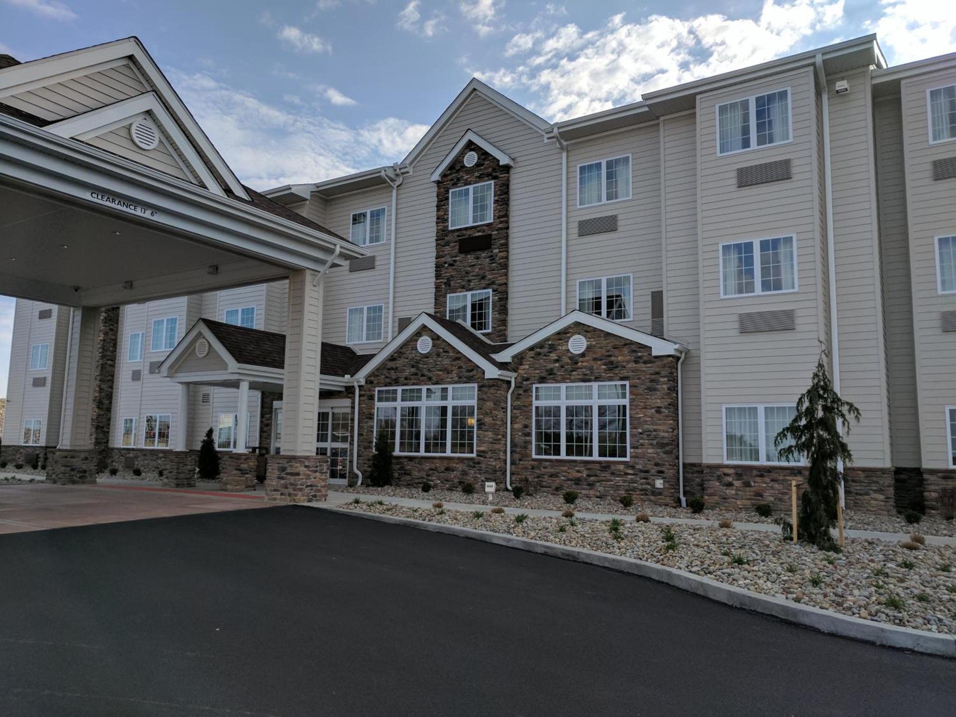 Microtel Inn & Suites by Wyndham Clarion photo 57