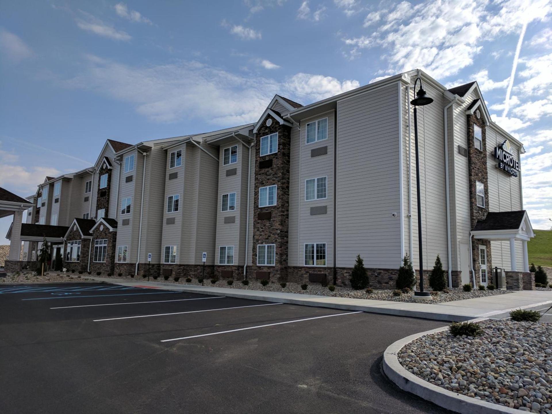 Microtel Inn & Suites by Wyndham Clarion photo 52