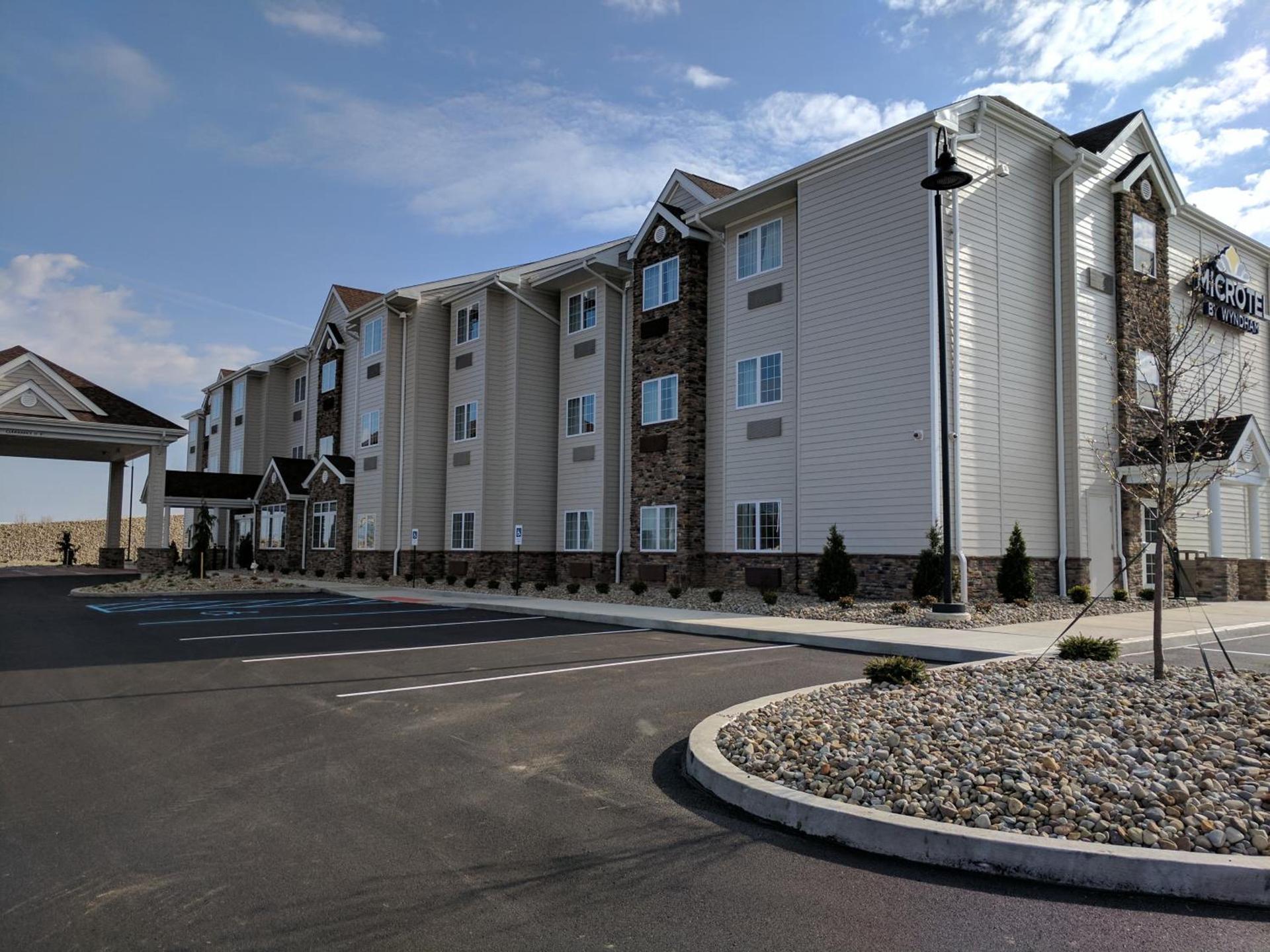 Microtel Inn & Suites by Wyndham Clarion photo 58