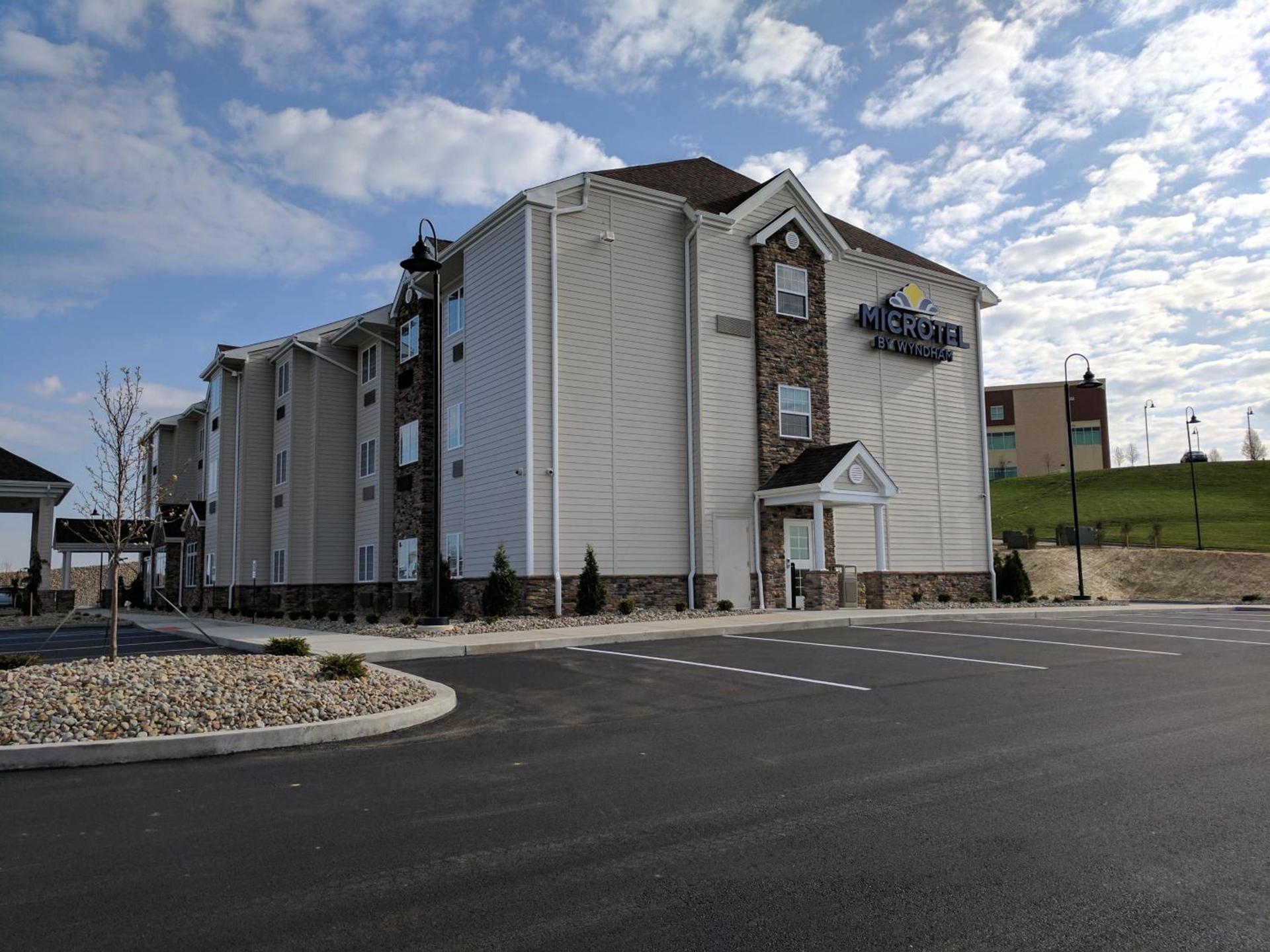 Microtel Inn & Suites by Wyndham Clarion photo 62