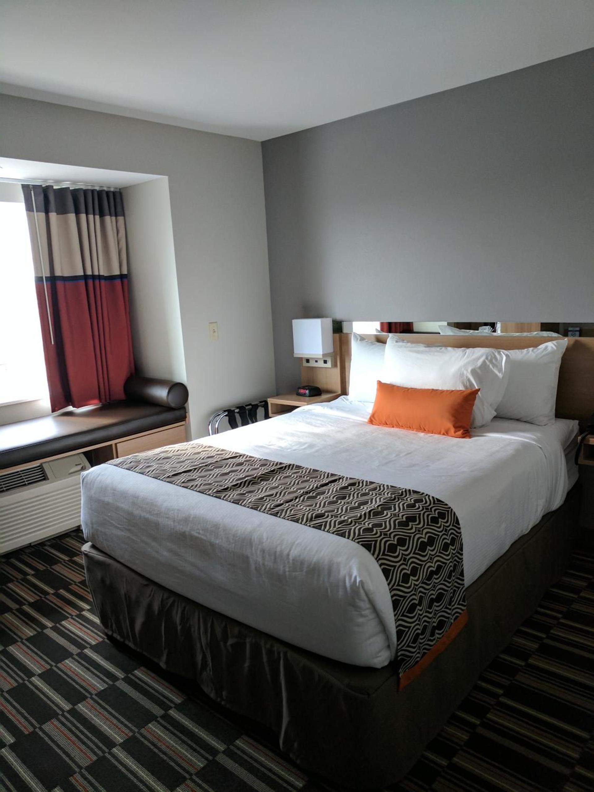 Microtel Inn & Suites by Wyndham Clarion photo 44