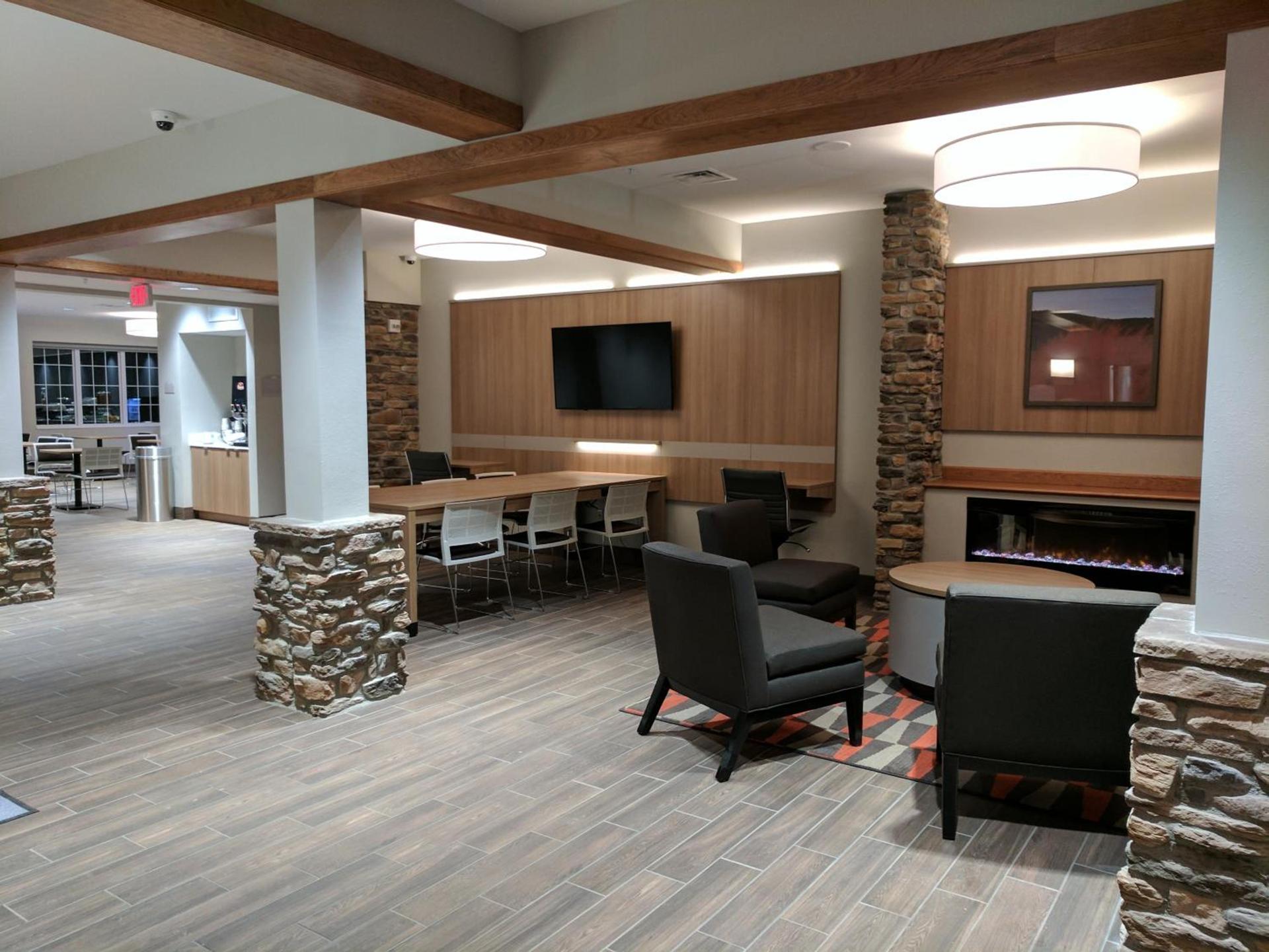 Microtel Inn & Suites by Wyndham Clarion photo 72