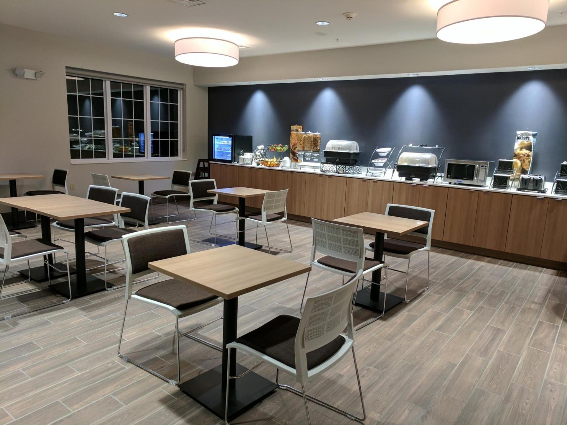 Microtel Inn & Suites by Wyndham Clarion photo 73