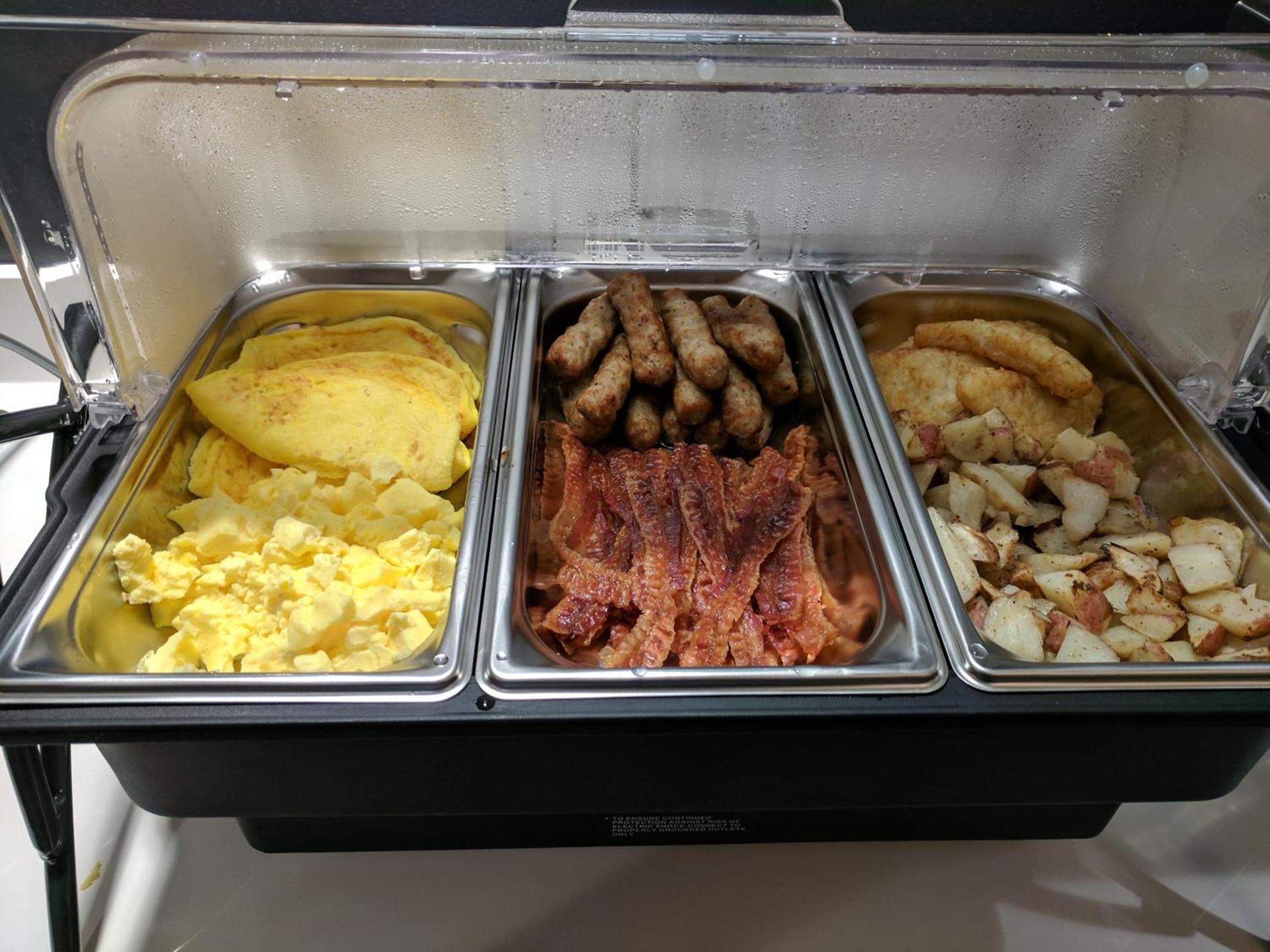 Microtel Inn & Suites by Wyndham Clarion photo 77