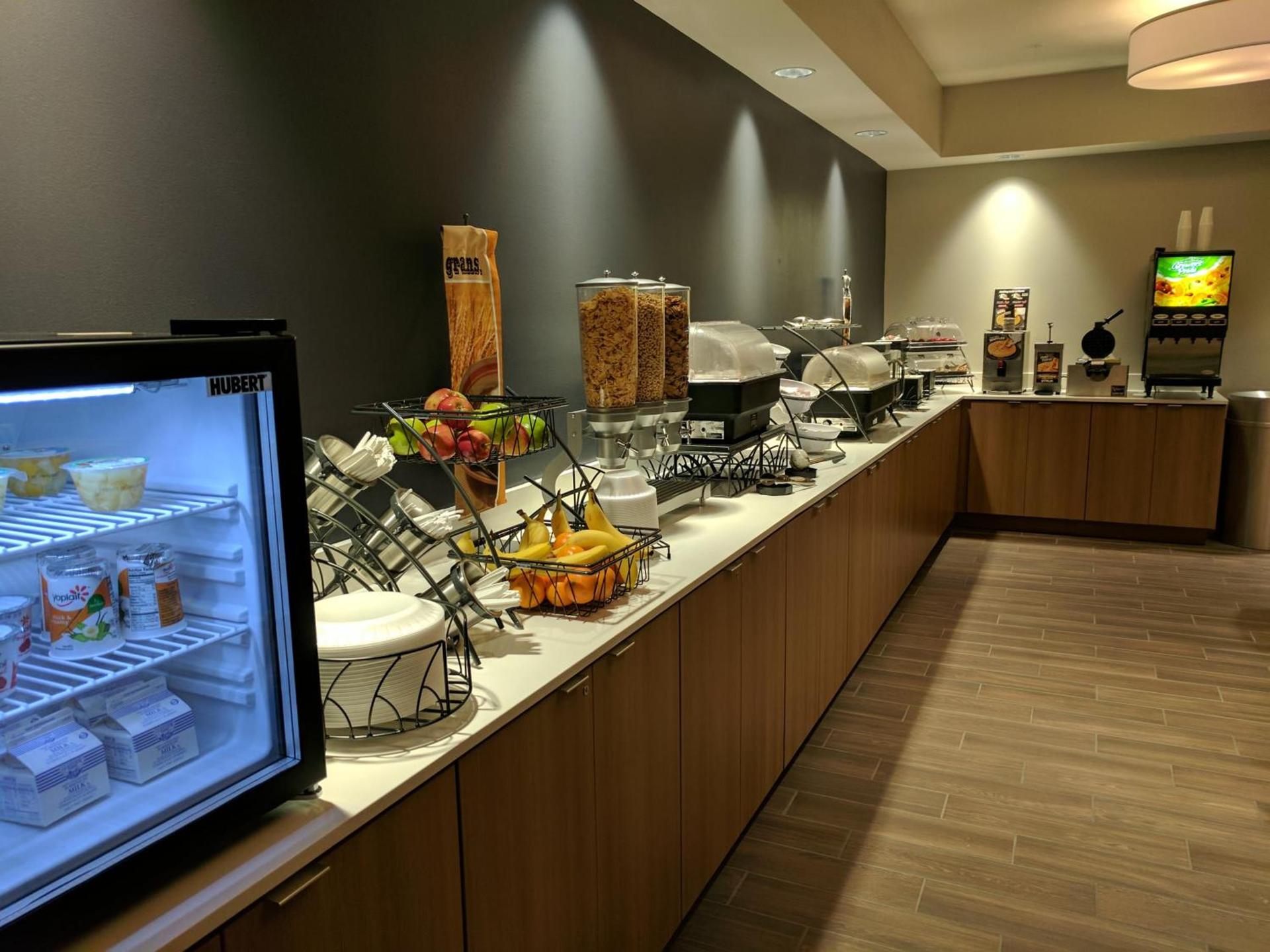 Microtel Inn & Suites by Wyndham Clarion photo 53