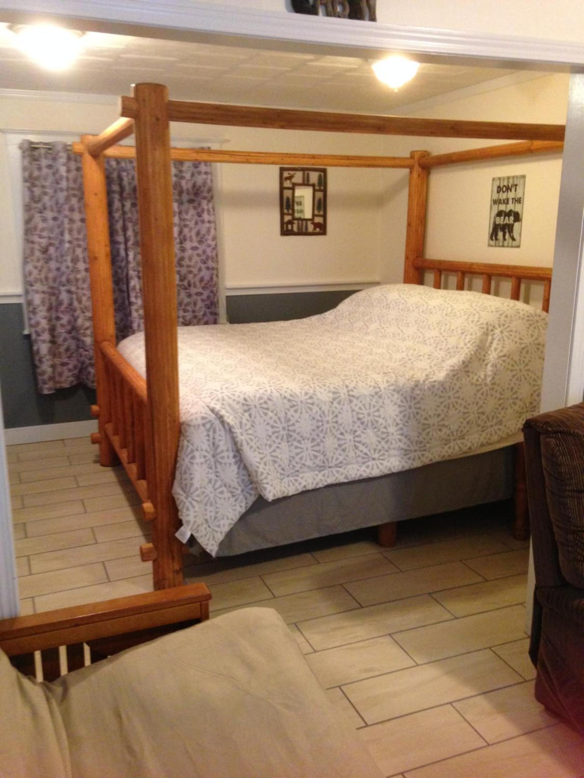 Foster Lake Inn photo 51