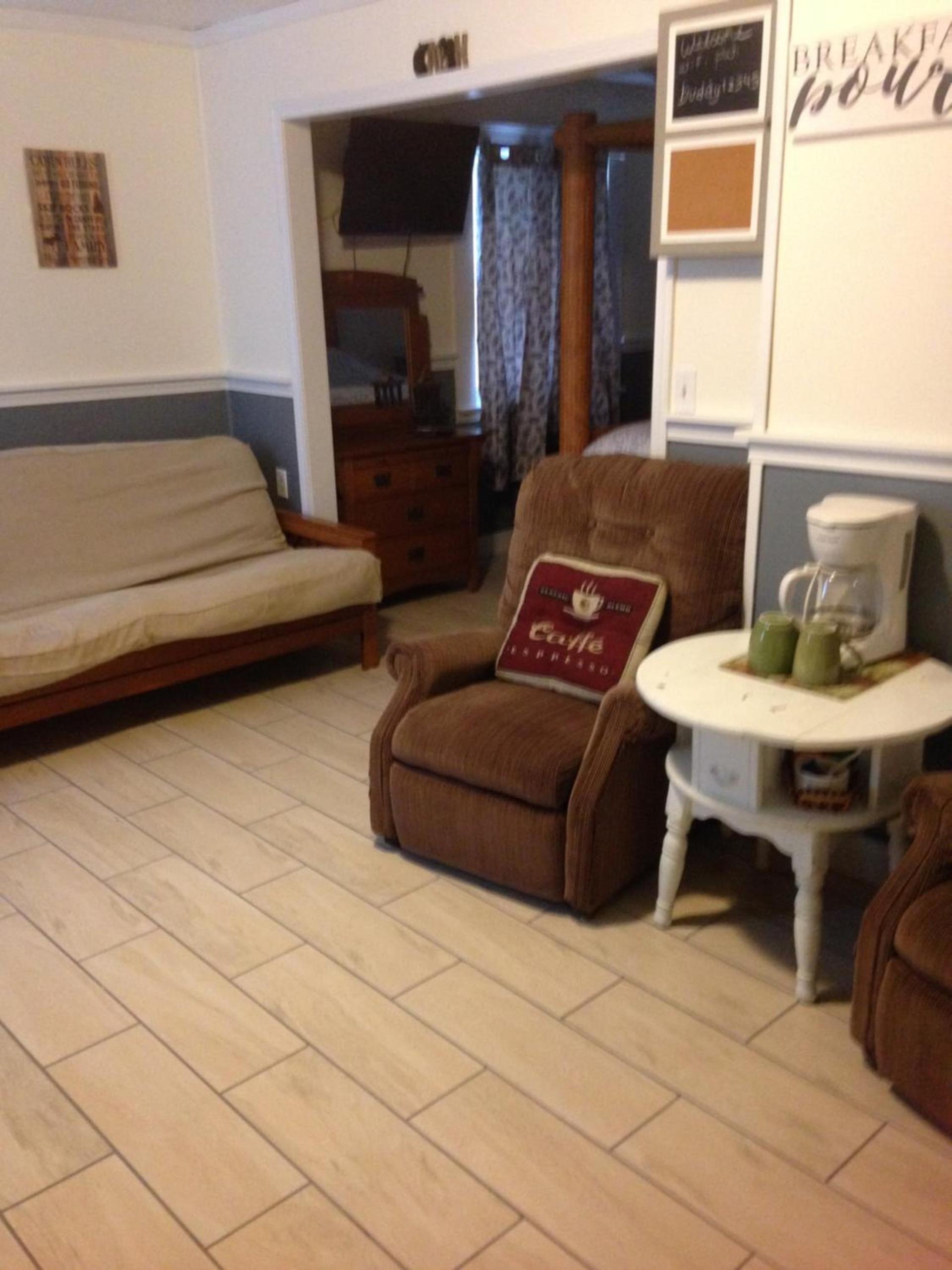 Foster Lake Inn photo 50