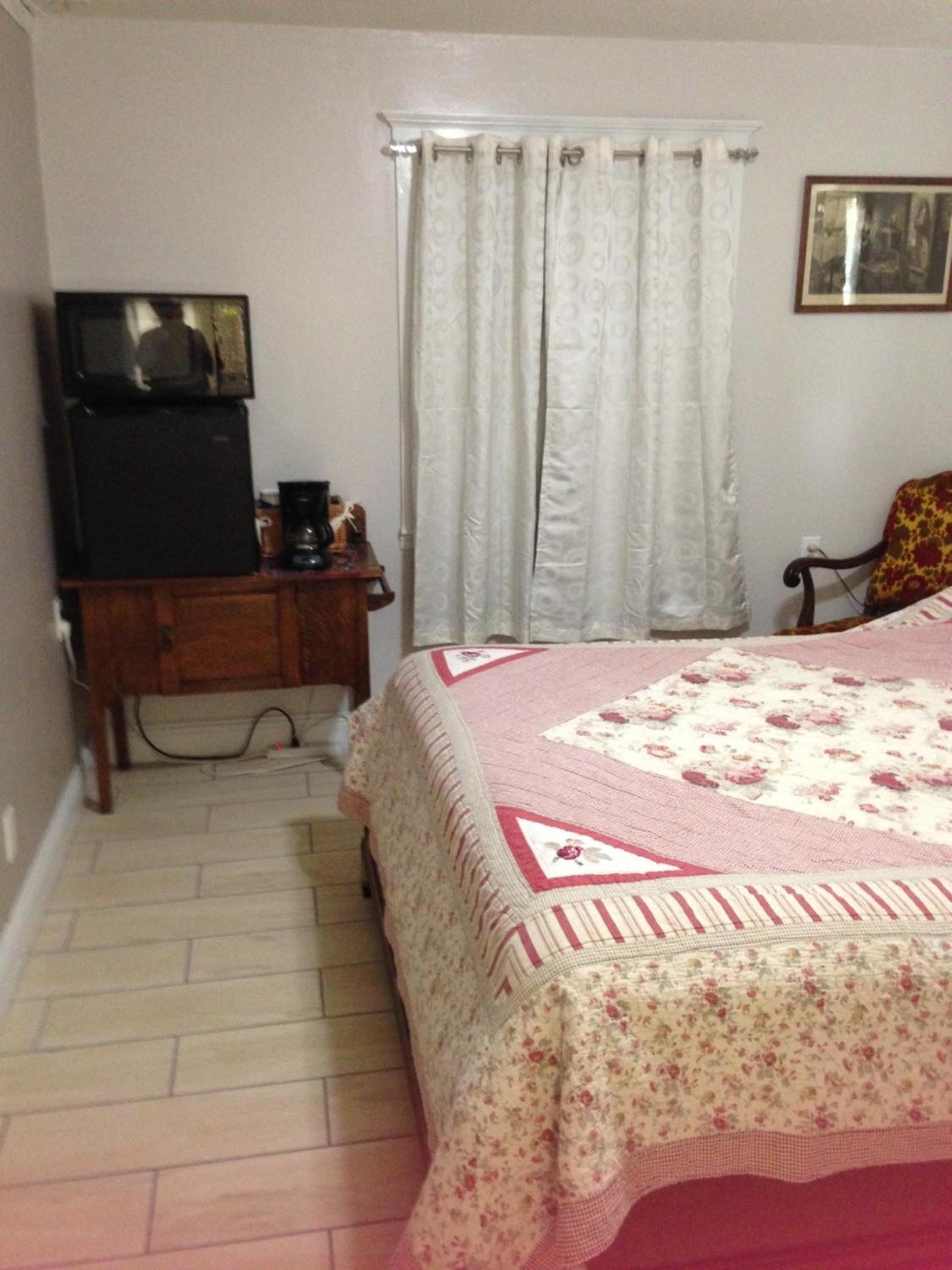 Foster Lake Inn photo 40