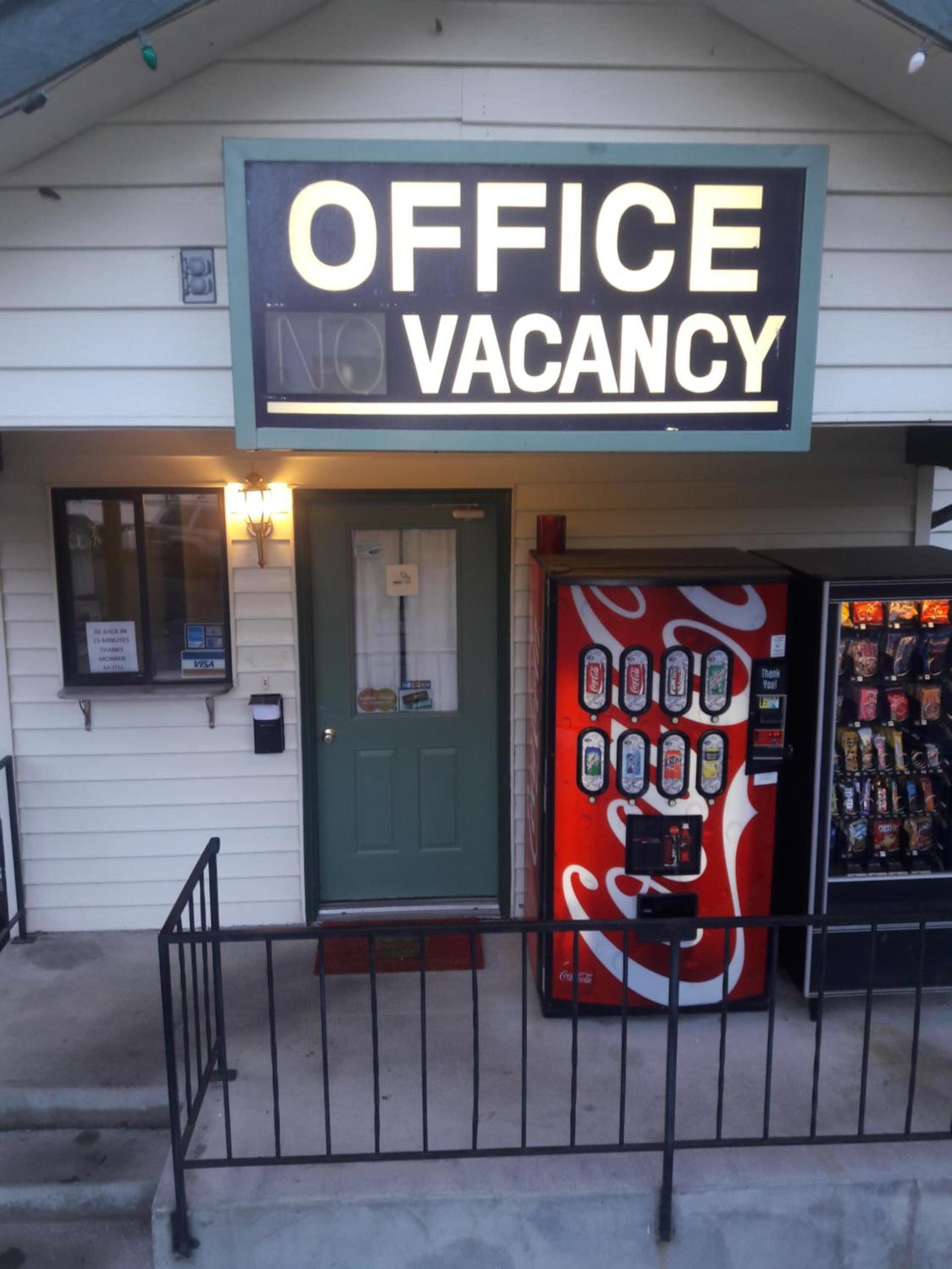 Monroe Motel photo 9