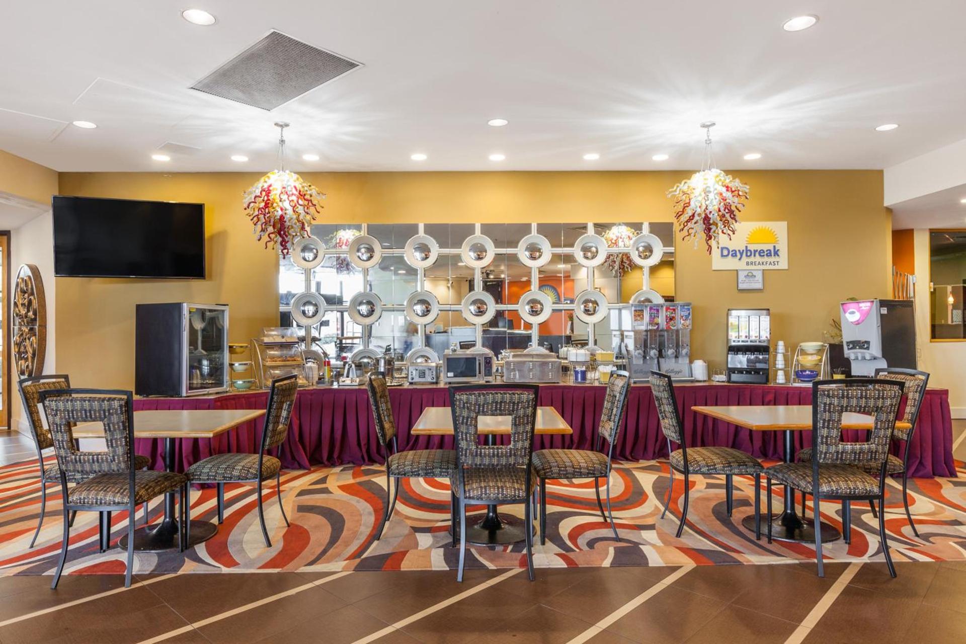 Days Inn by Wyndham Sherman photo 37