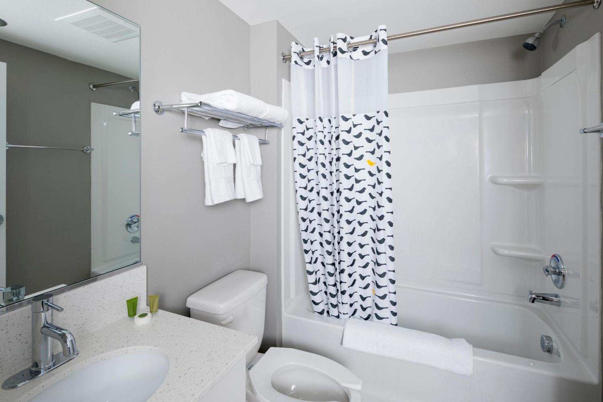 Uptown Suites Extended Stay Charlotte NC - Concord photo 6
