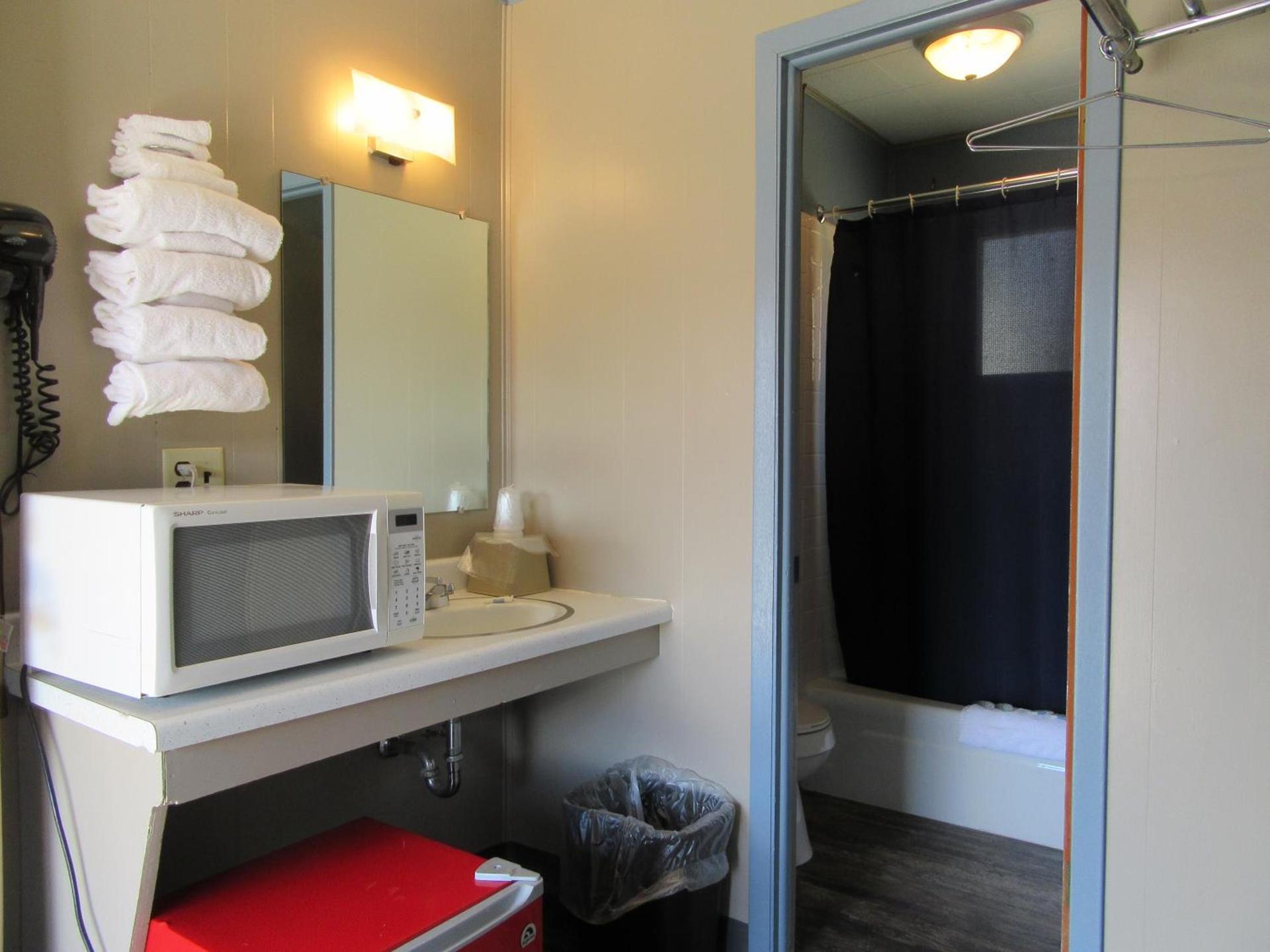Big Bear Motel photo 36