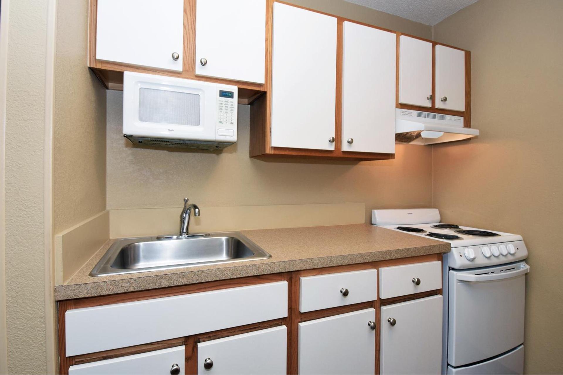 Candlewood Suites Jacksonville Southpoint photo 16