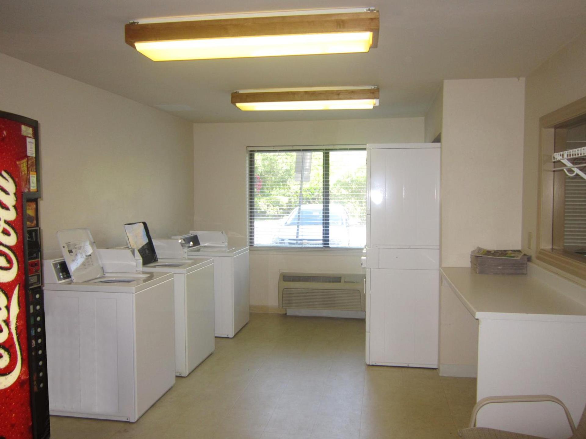 Candlewood Suites Jacksonville Southpoint photo 17