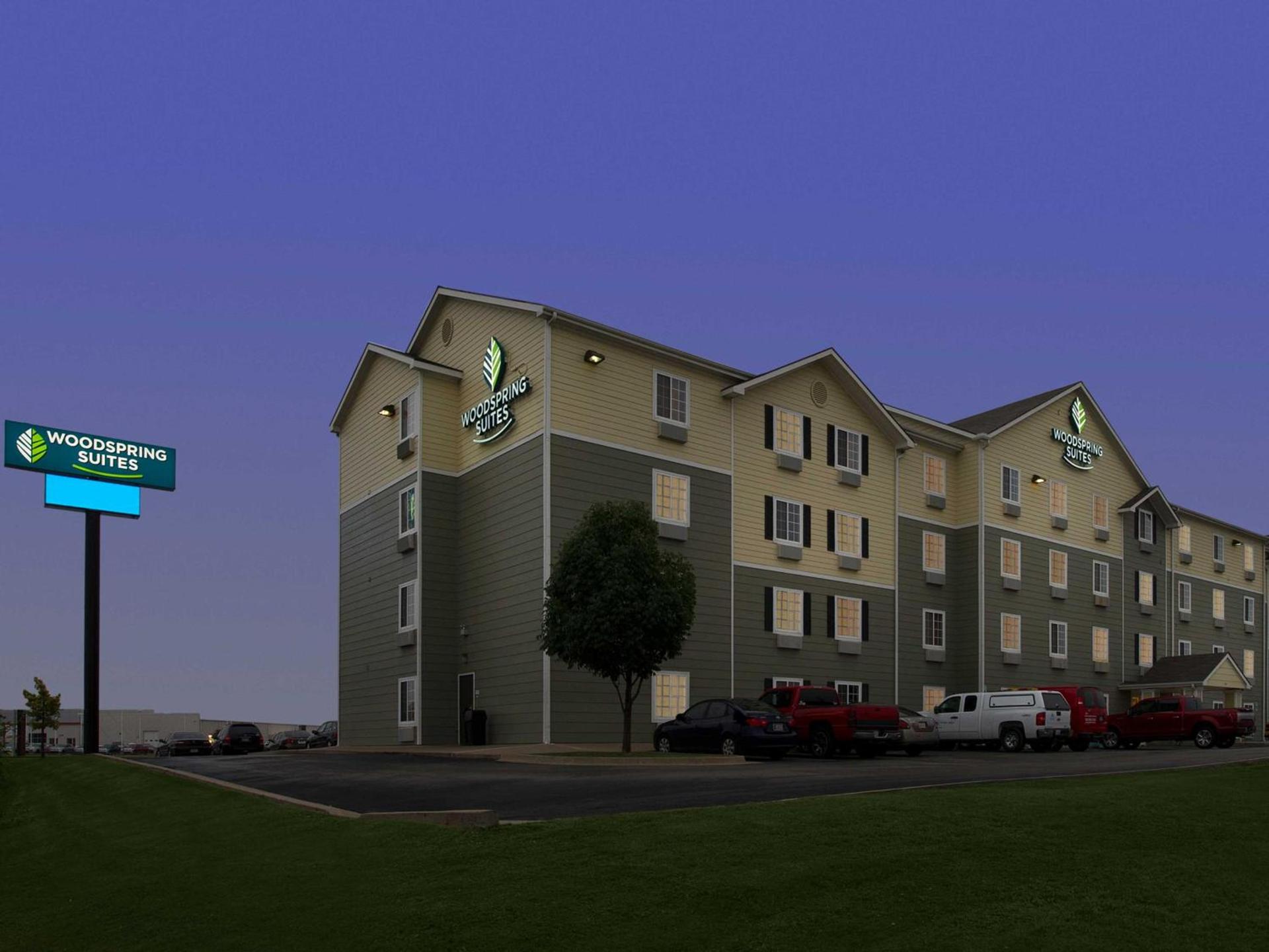 WoodSpring Suites Tulsa photo 30