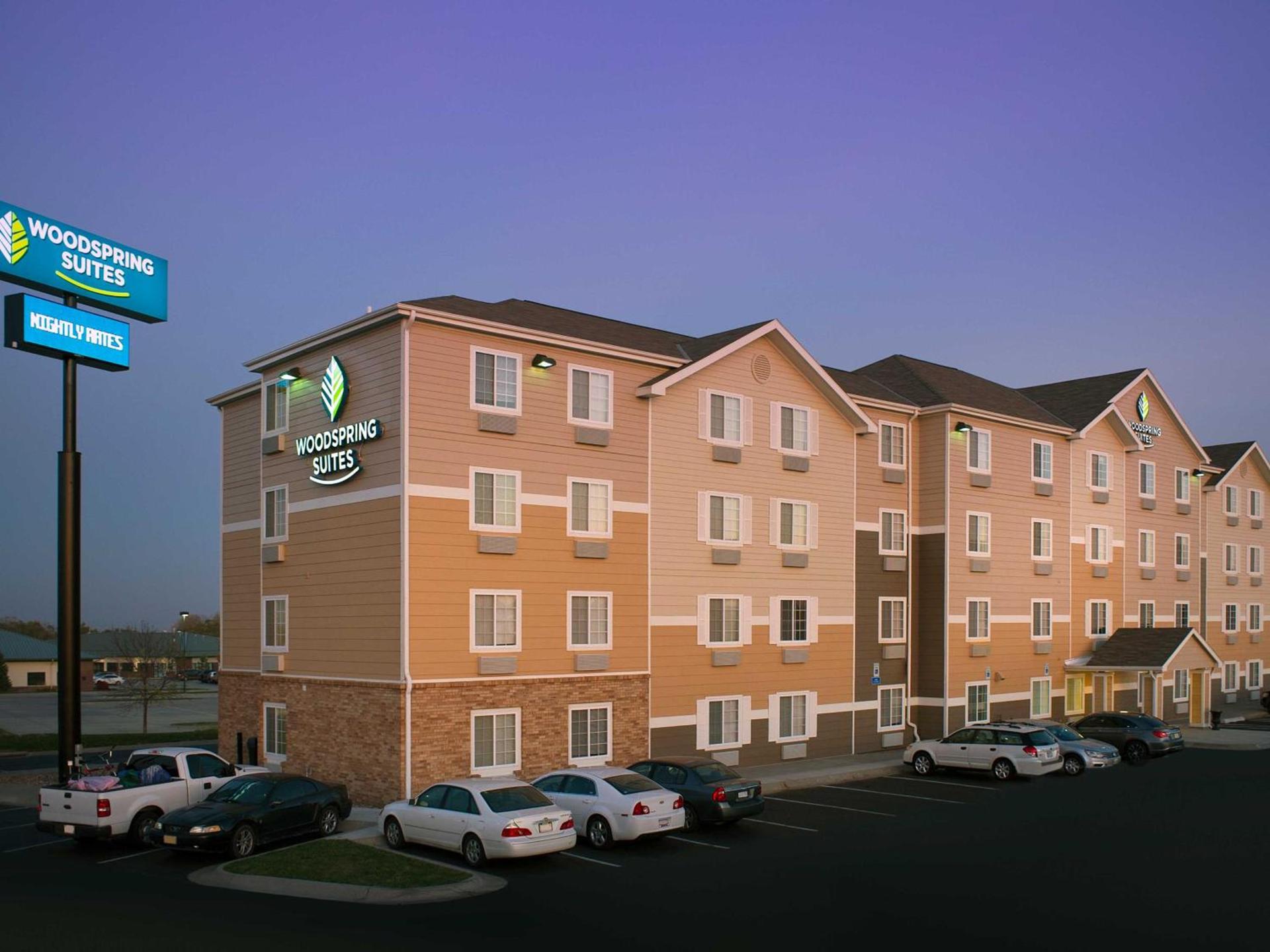 WoodSpring Suites Lincoln Northeast I-80 photo 9