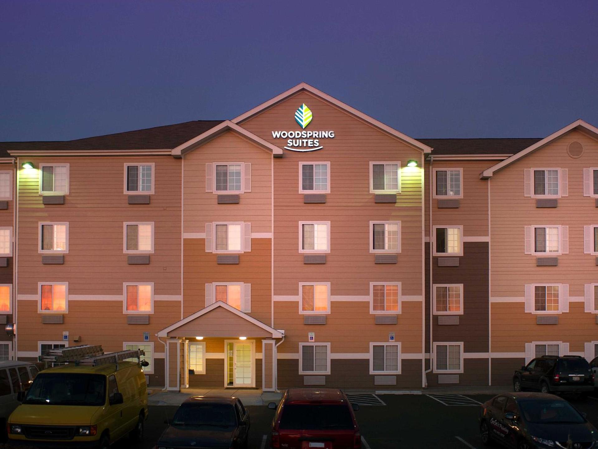 WoodSpring Suites Lincoln Northeast I-80 photo 11