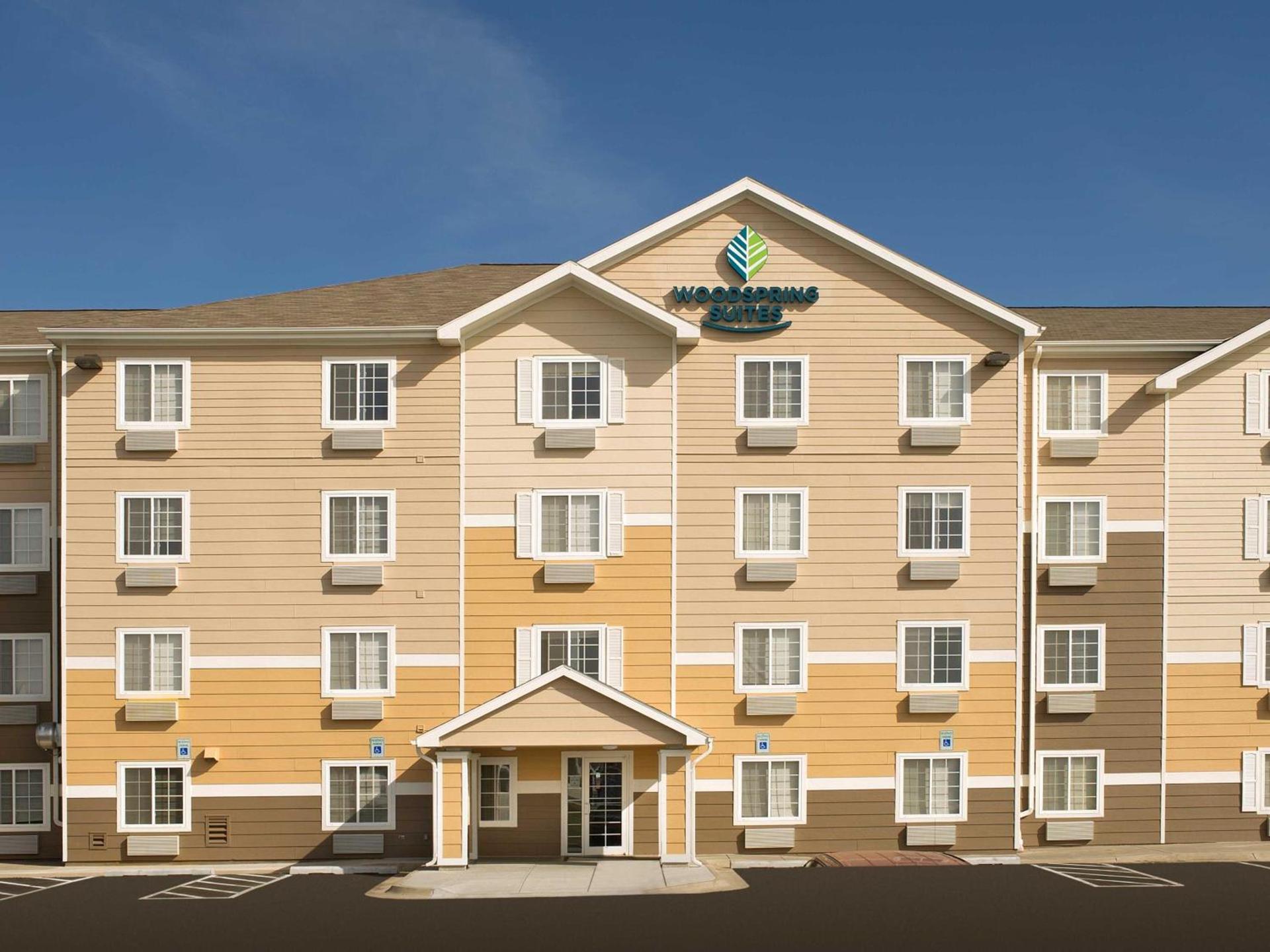 WoodSpring Suites Lincoln Northeast I-80 photo 5