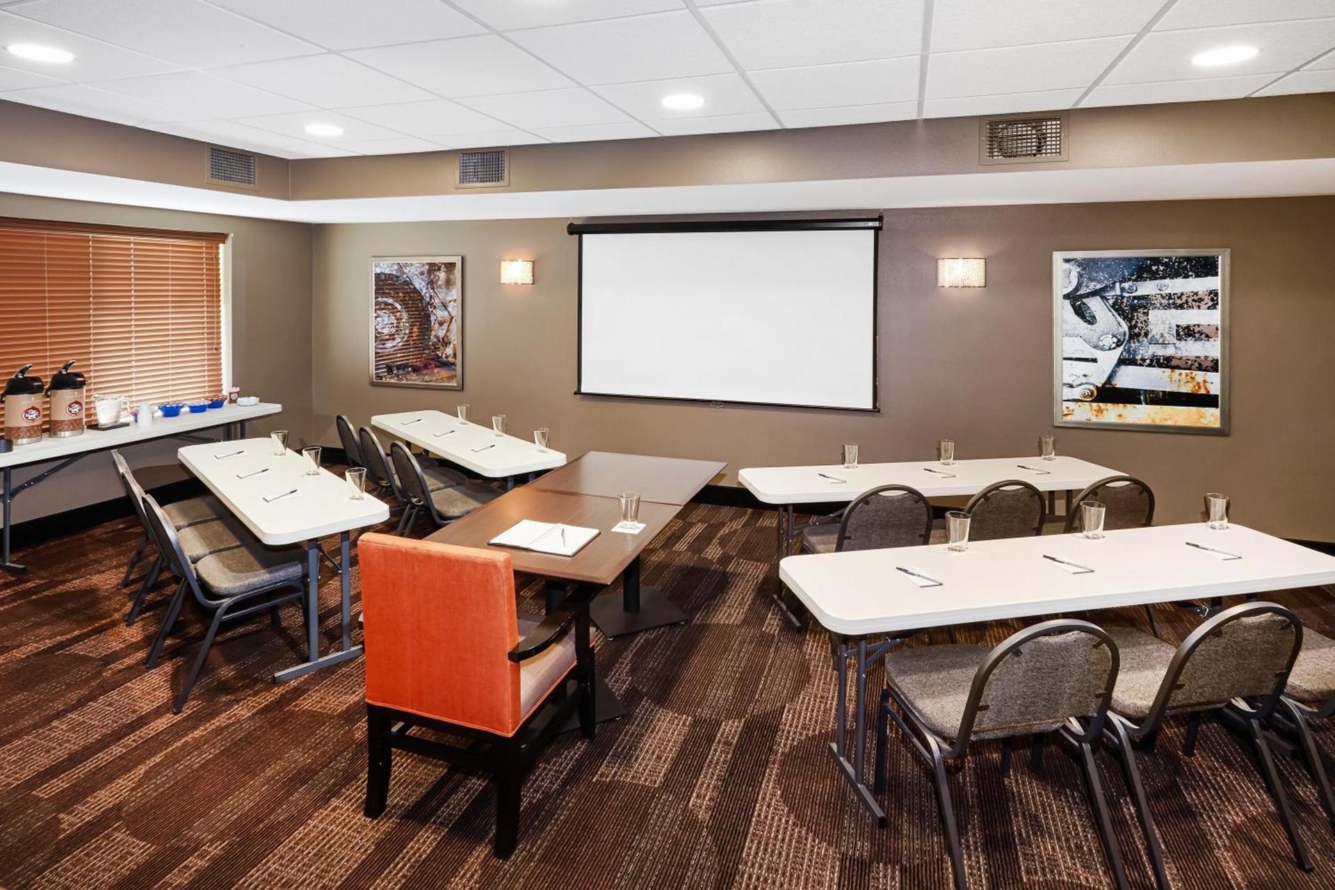 AmericInn by Wyndham Waupun photo 37