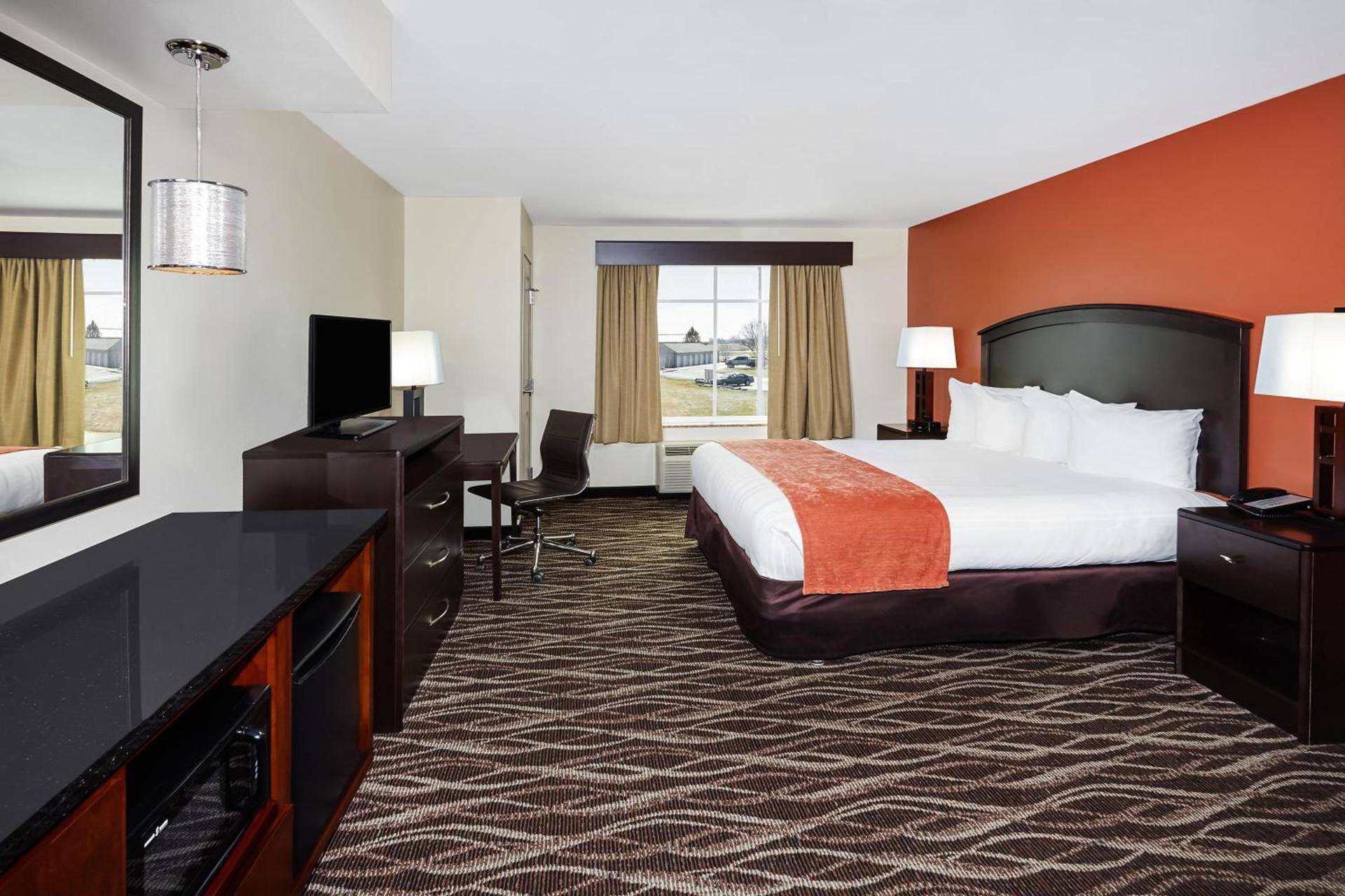 AmericInn by Wyndham Waupun photo 41