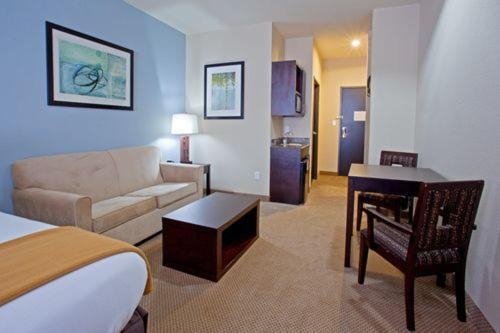 Holiday Inn Express Hotel & Suites Beaumont Northwest by IHG photo 8