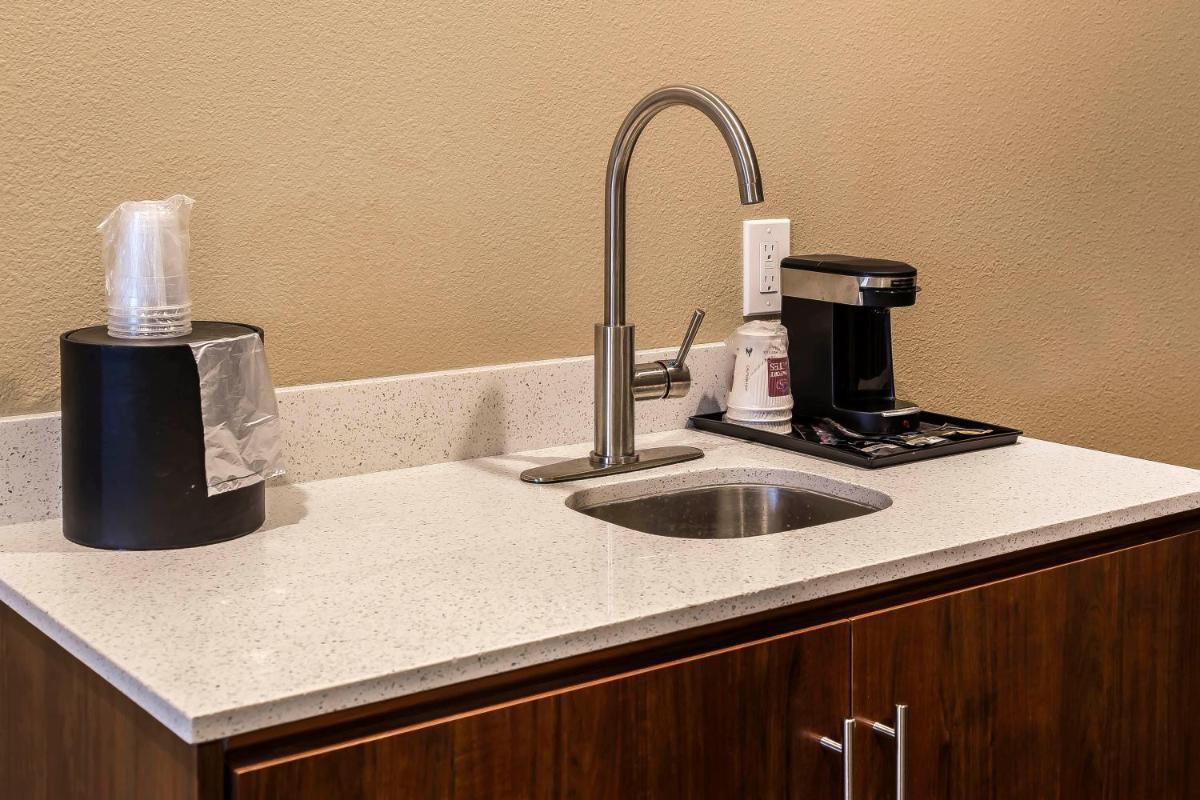 Comfort Suites San Jose Airport photo 4