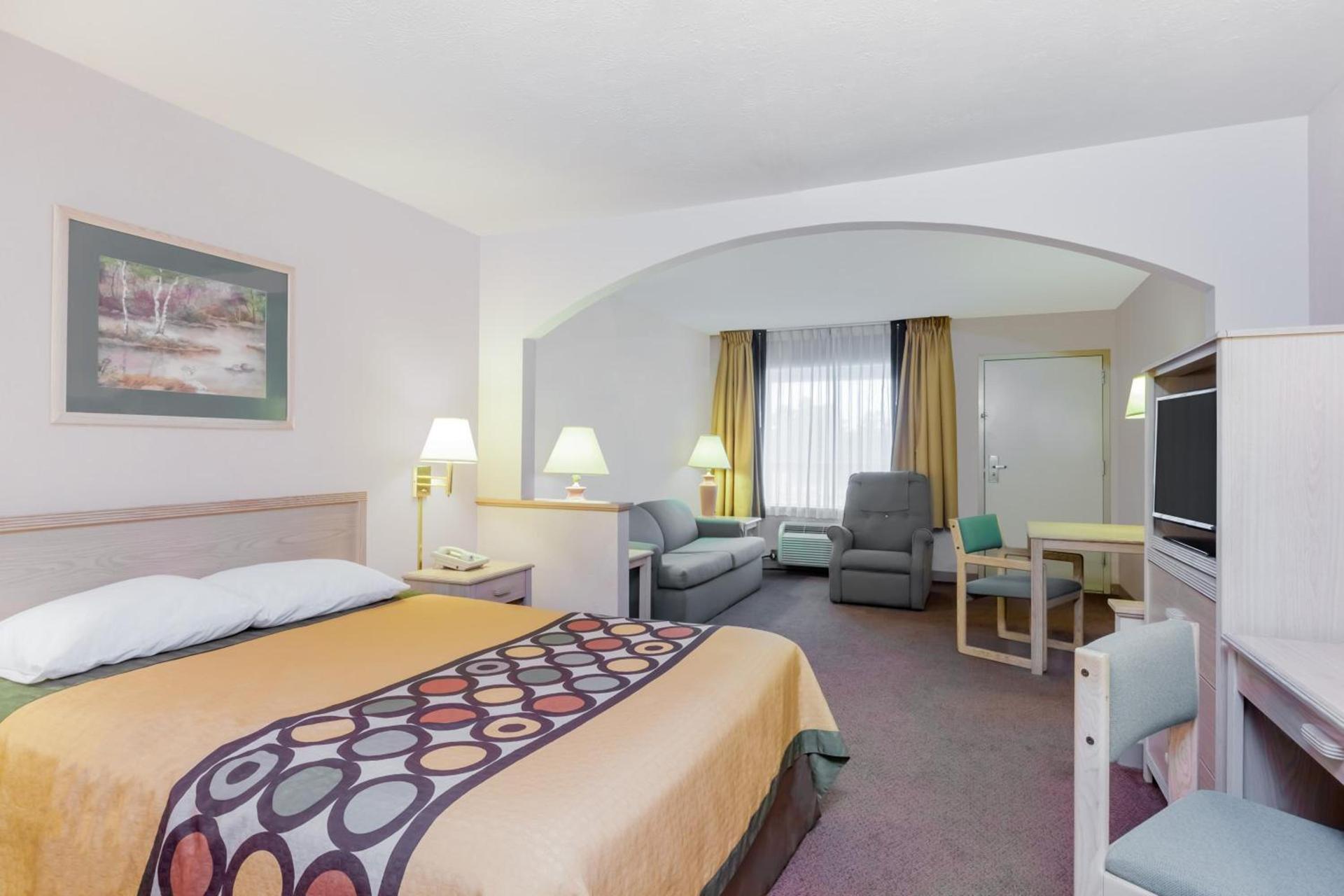 Super 8 by Wyndham Jasper TX photo 51