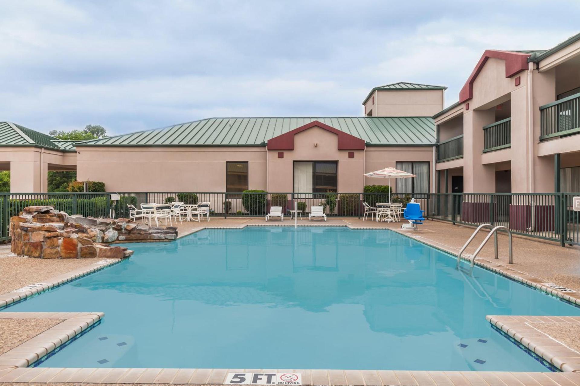 Super 8 by Wyndham Jasper TX photo 26