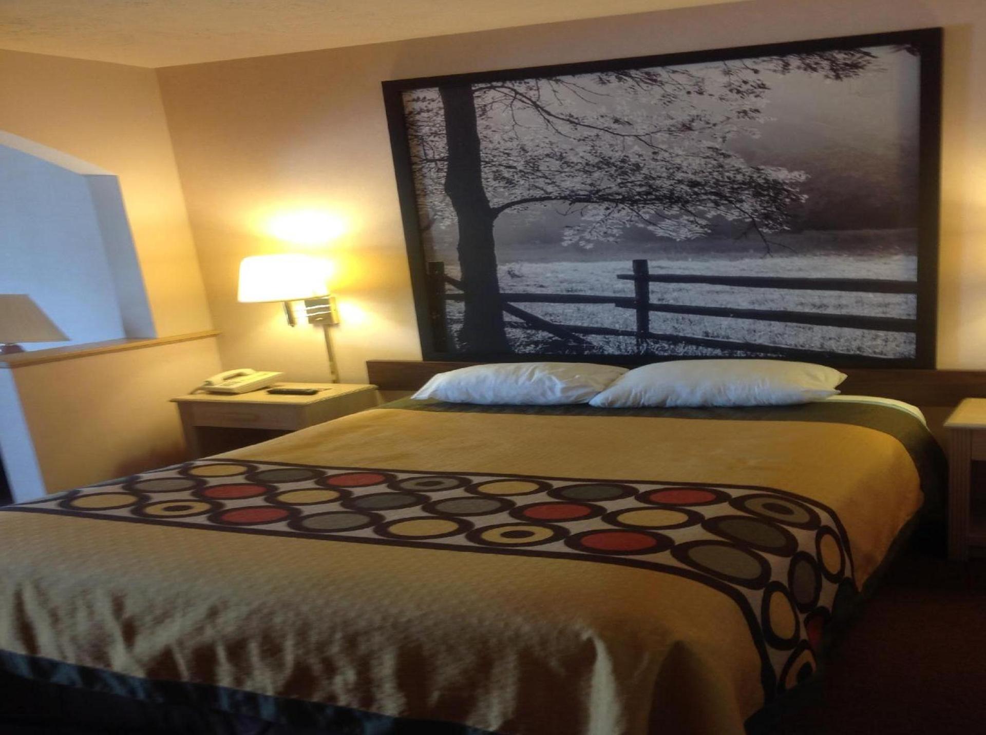 Super 8 by Wyndham Jasper TX photo 37