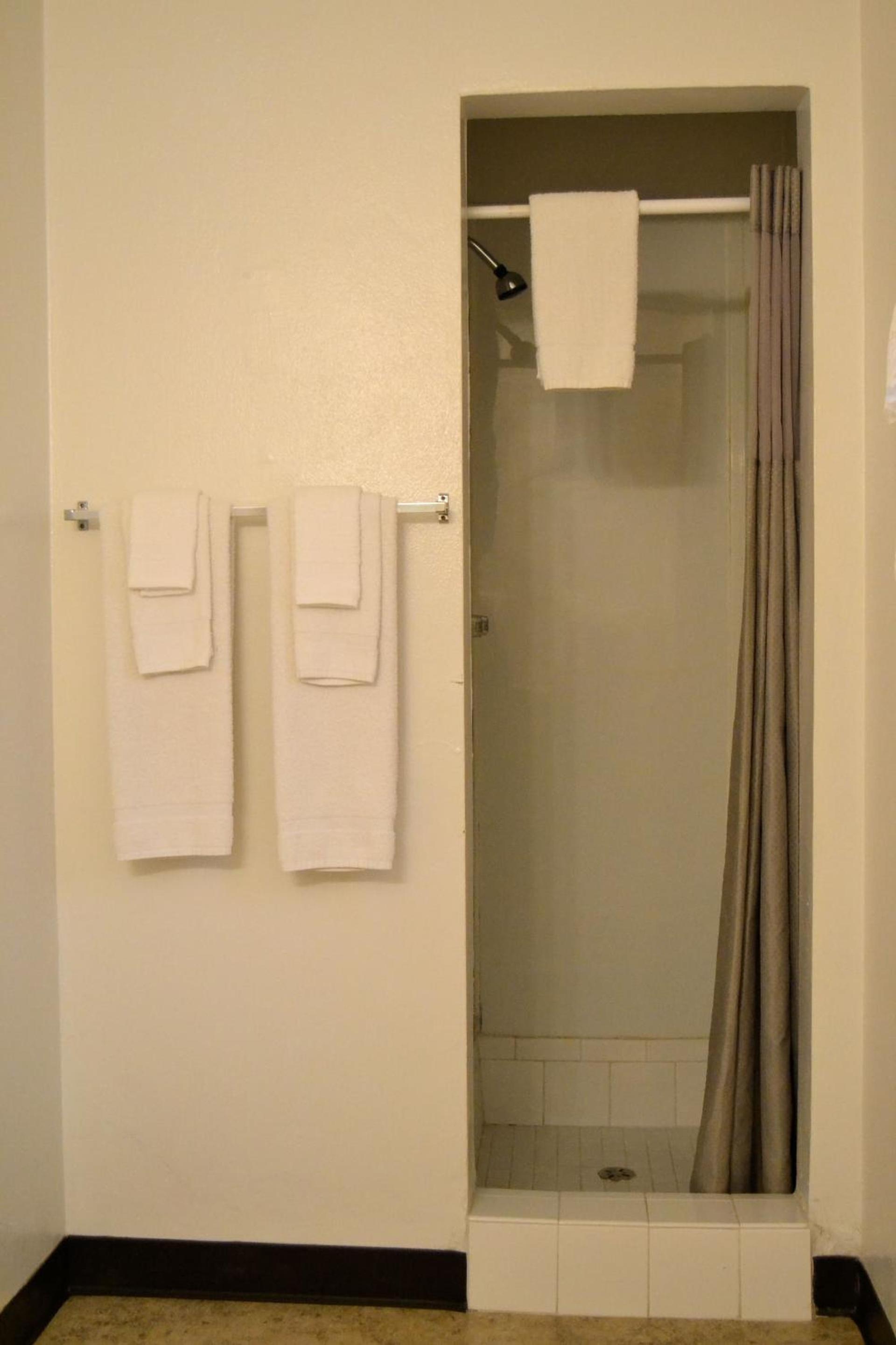 Ontario Inn photo 53