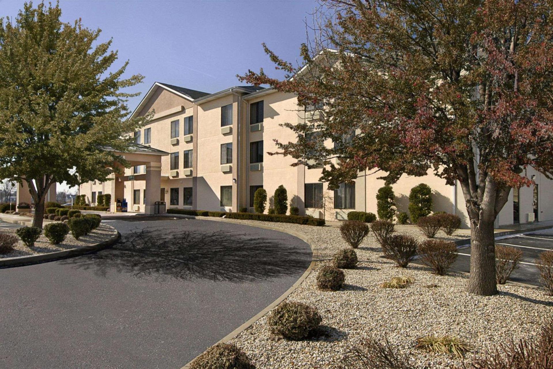 Baymont by Wyndham O'Fallon St. Louis Area photo 8
