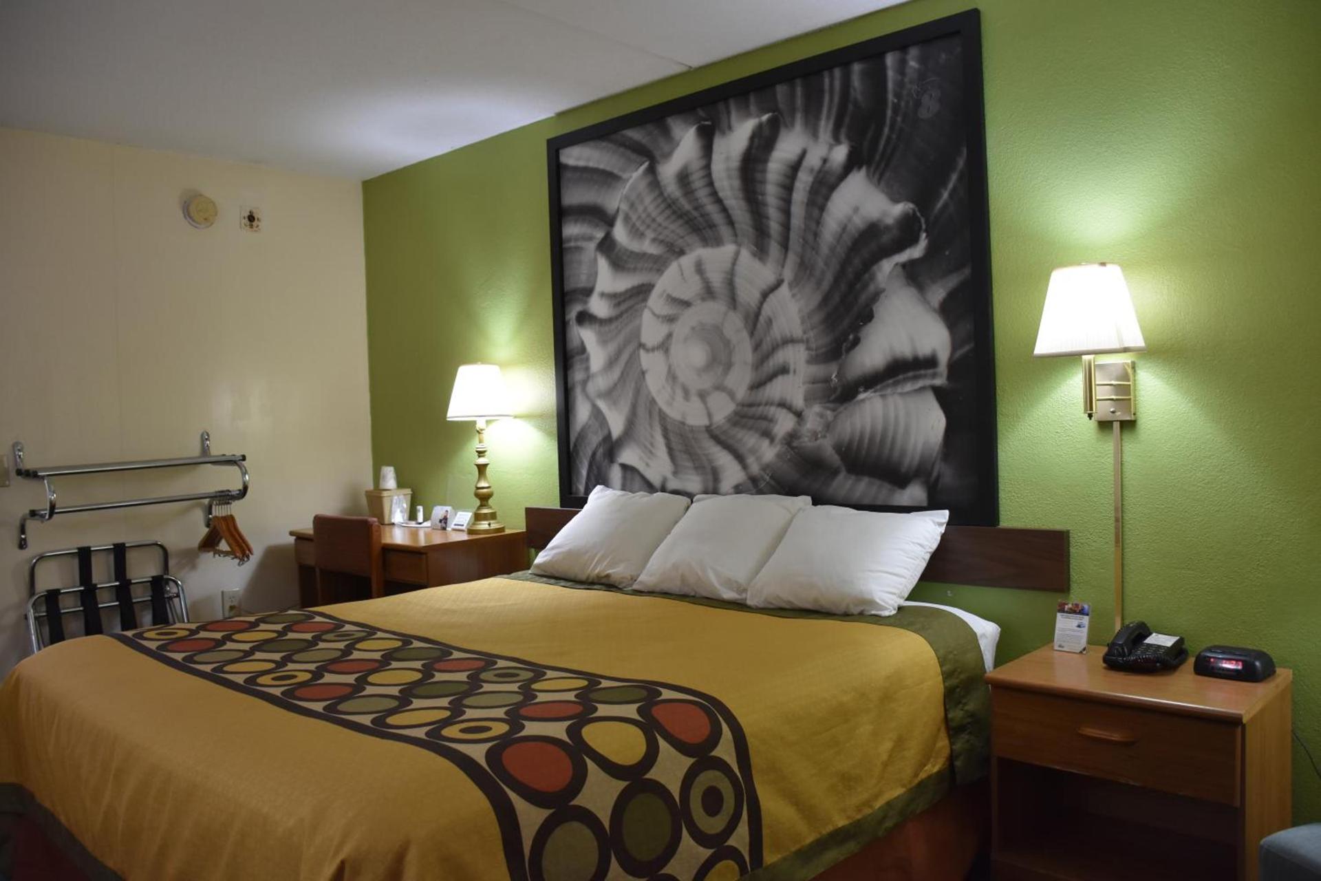 Super 8 by Wyndham Tifton photo 78