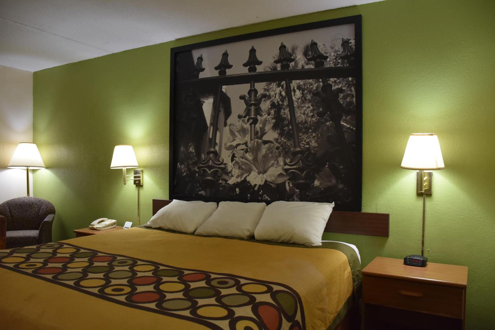 Super 8 by Wyndham Tifton photo 30
