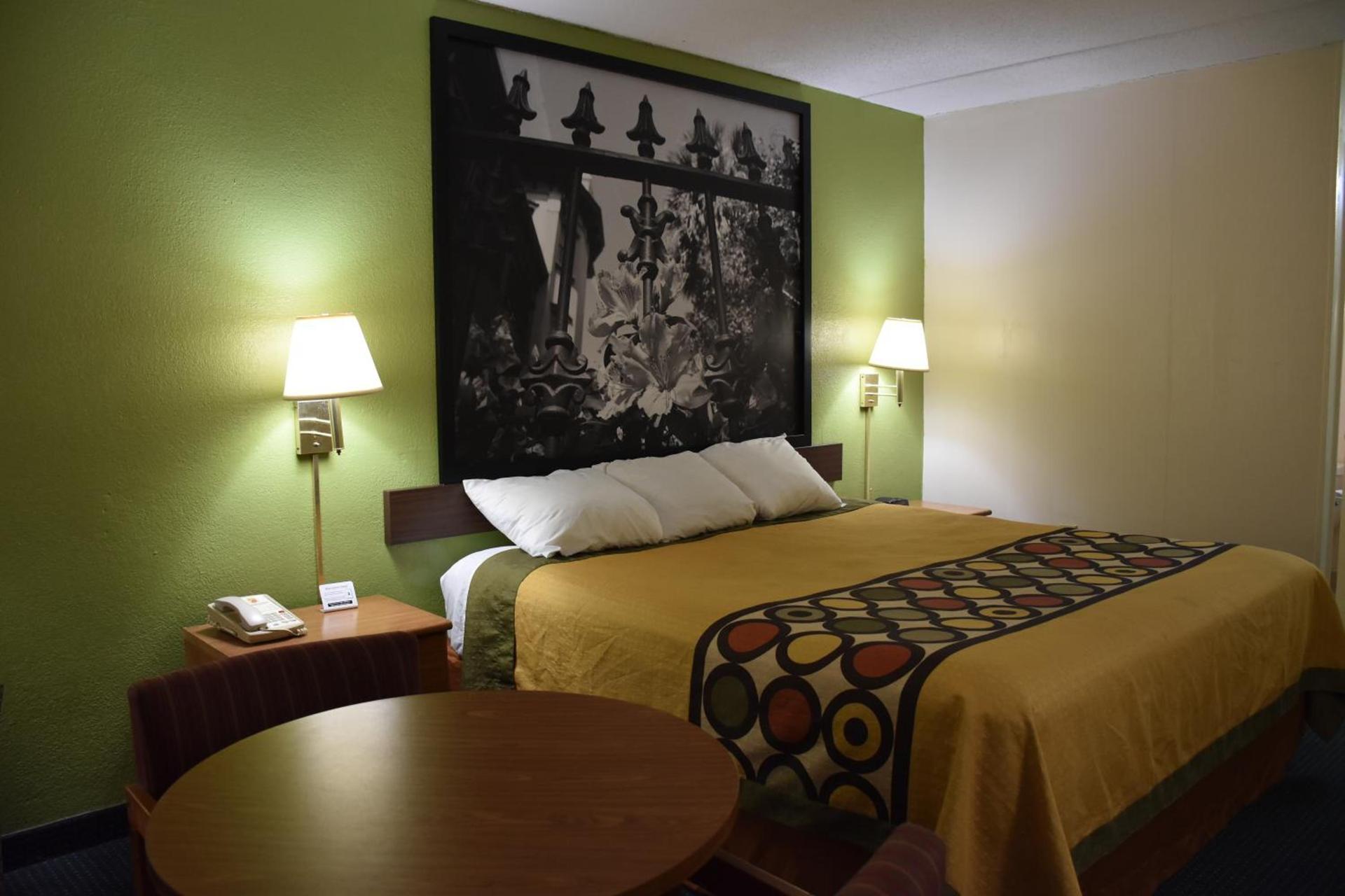 Super 8 by Wyndham Tifton photo 66