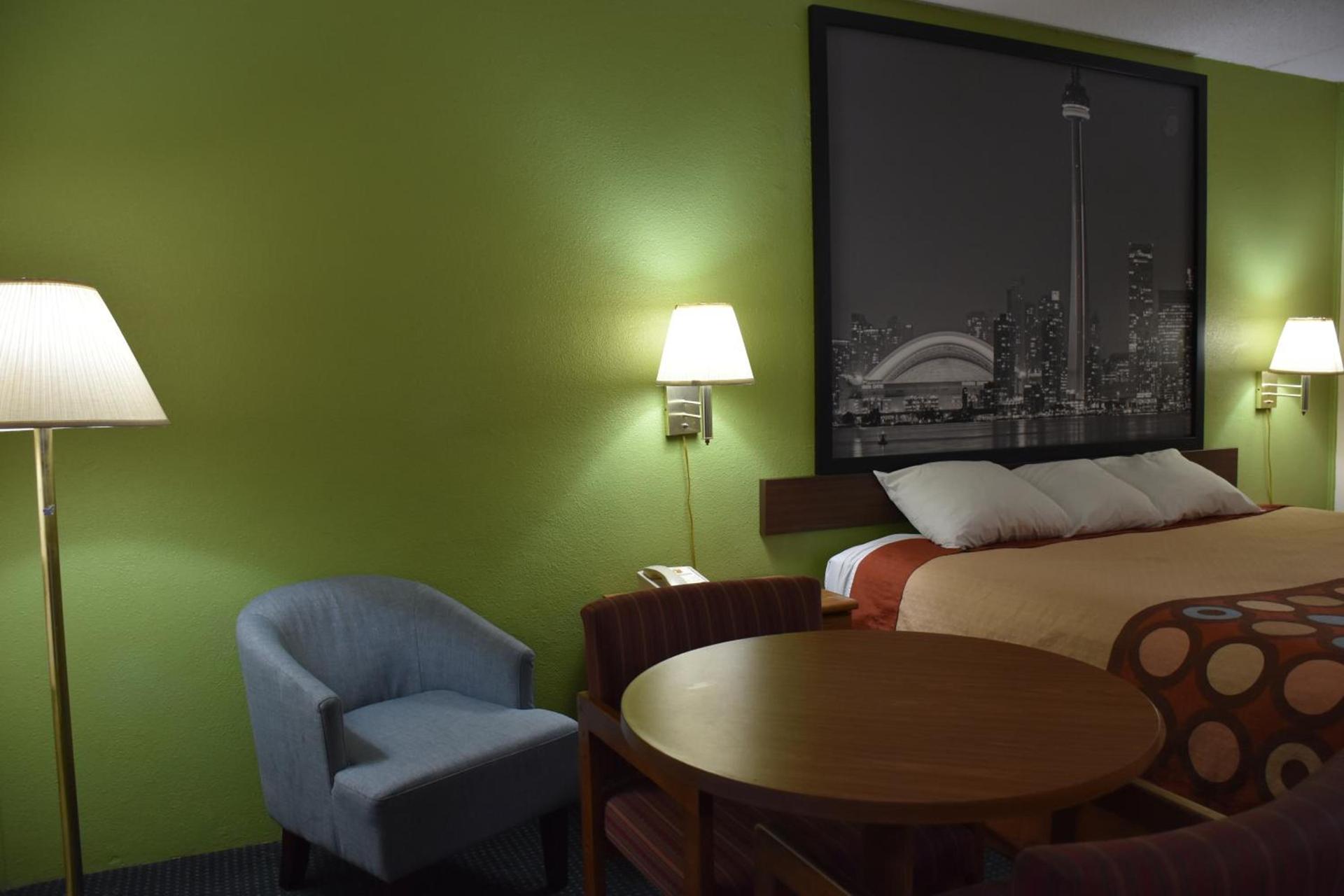 Super 8 by Wyndham Tifton photo 52