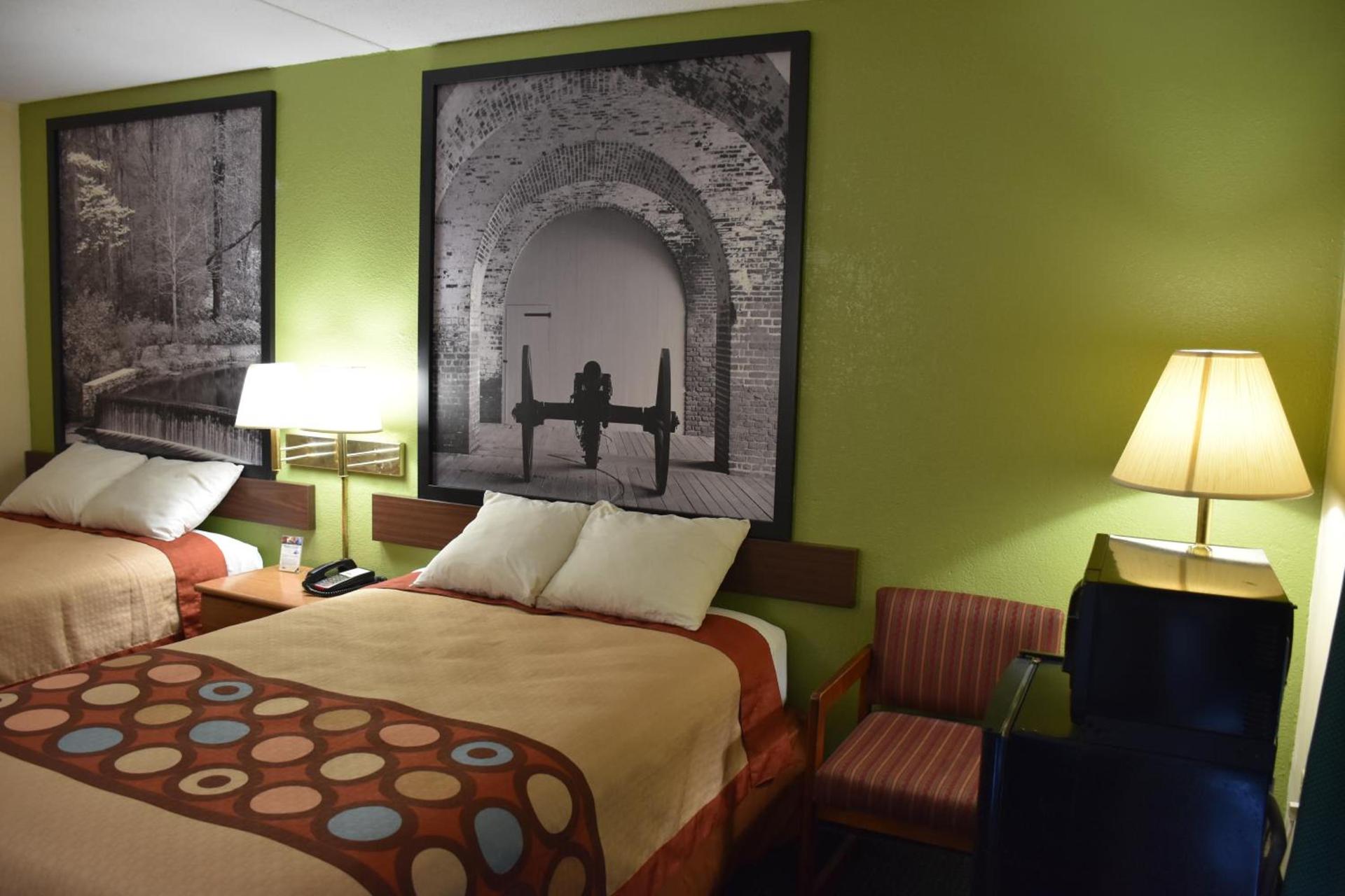 Super 8 by Wyndham Tifton photo 46