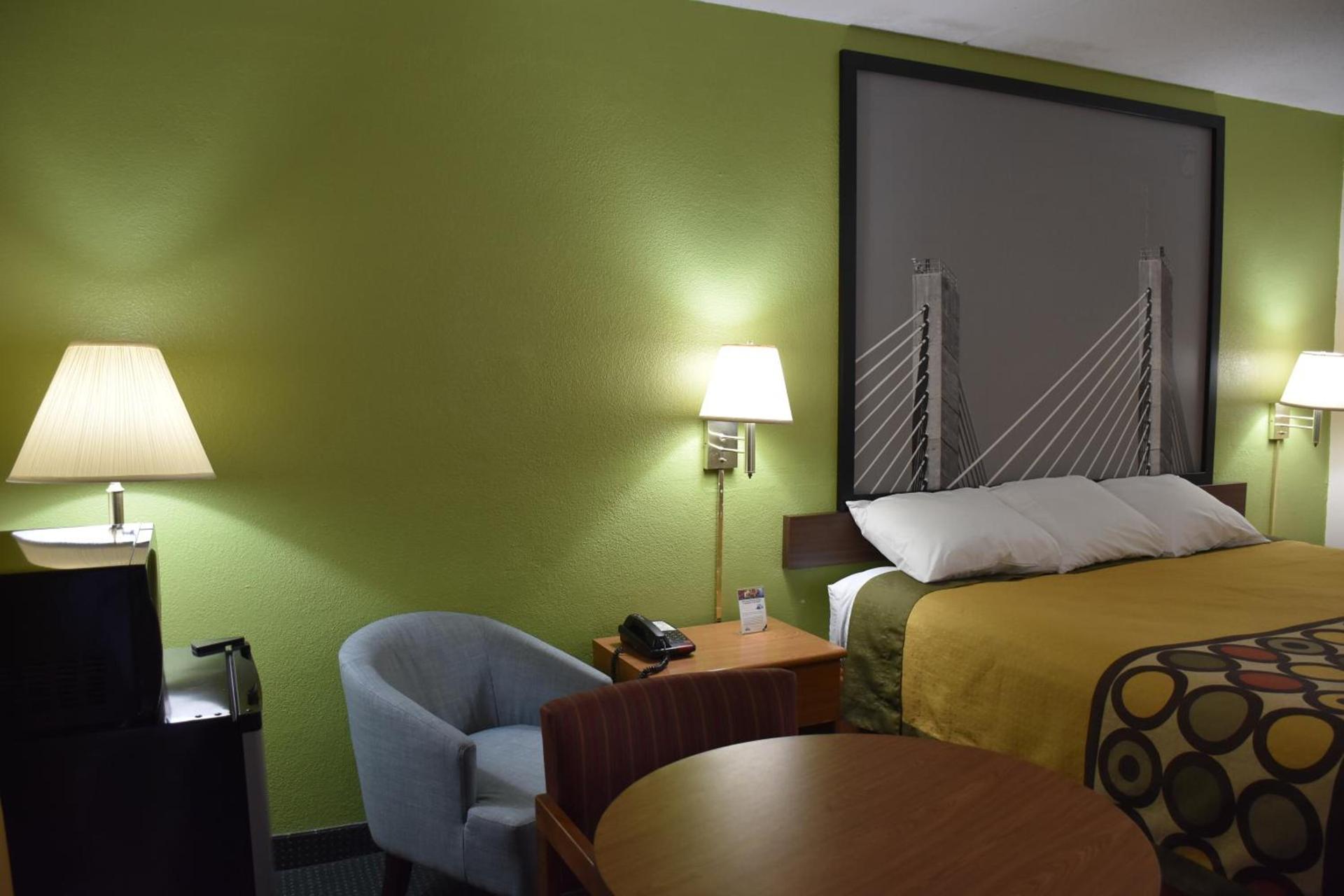 Super 8 by Wyndham Tifton photo 23