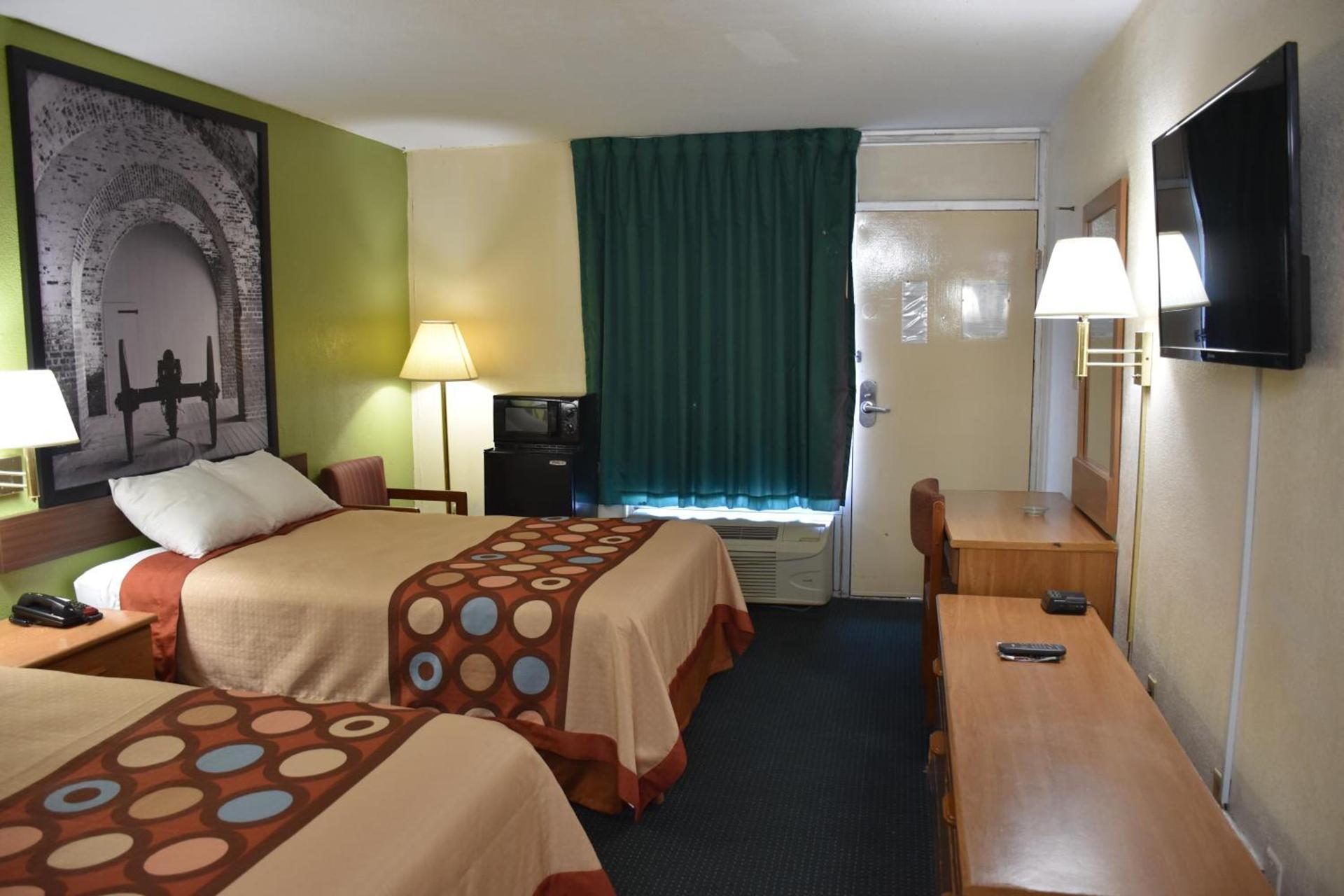 Super 8 by Wyndham Tifton photo 38