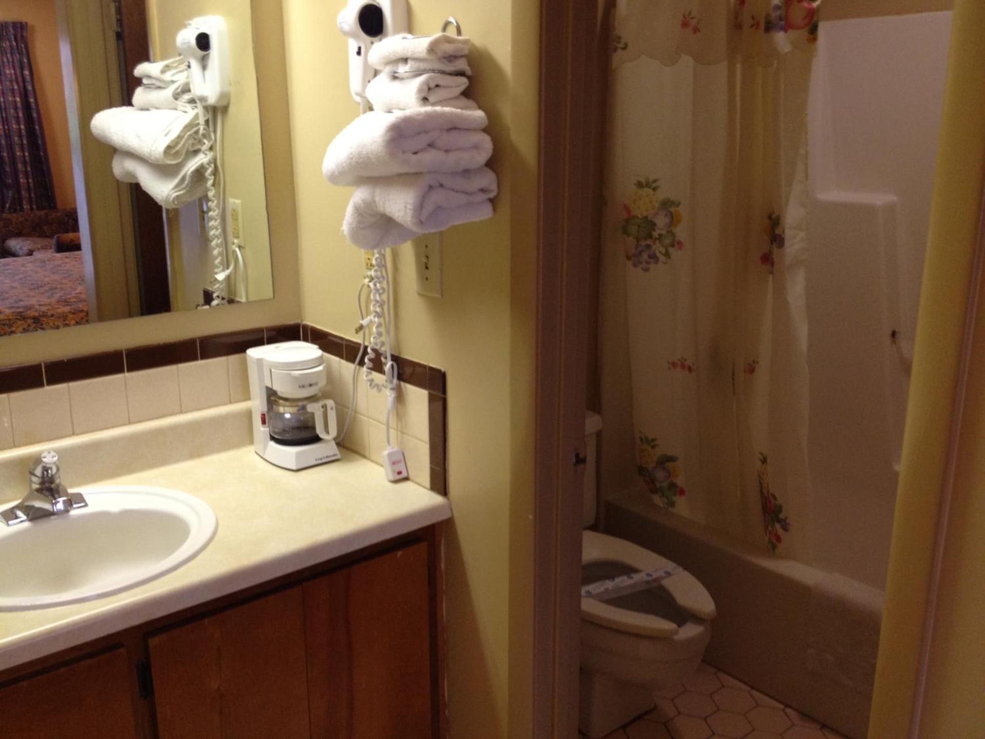 McClellan Inn photo 16