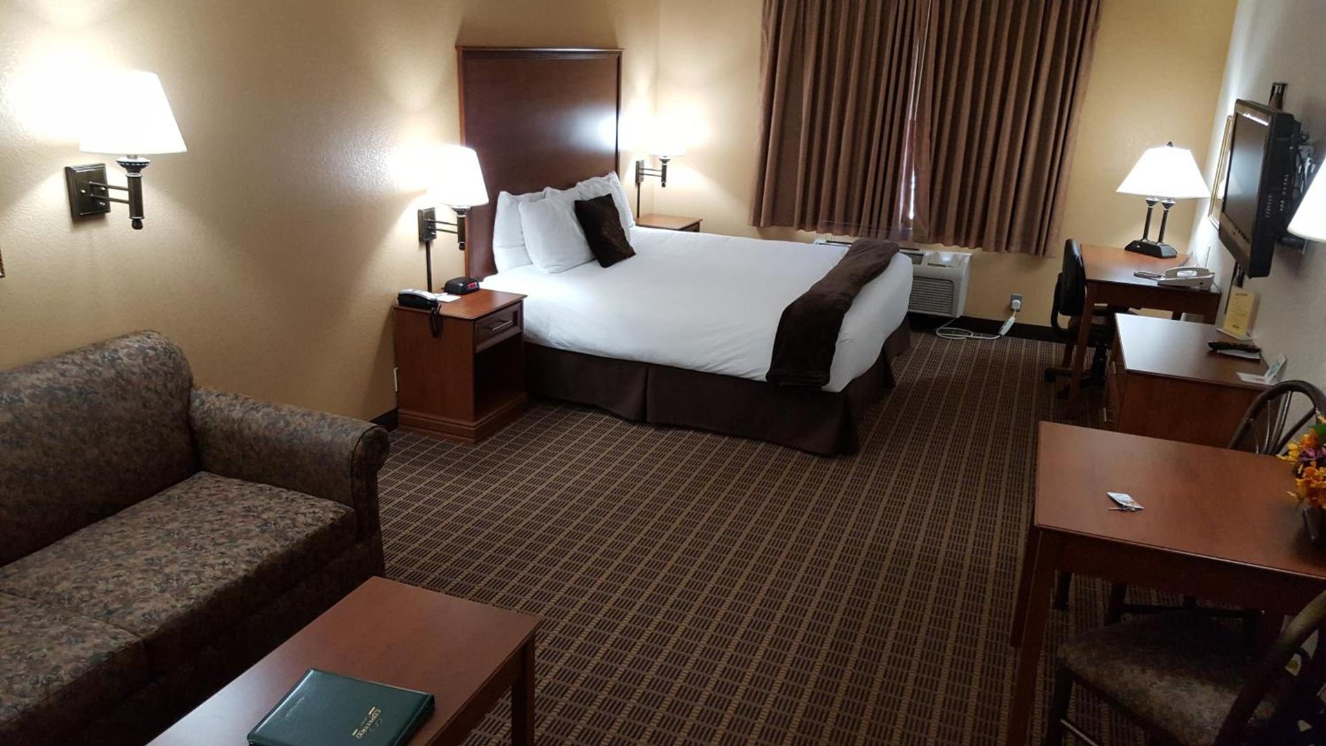 Expressway Suites Fargo photo 4
