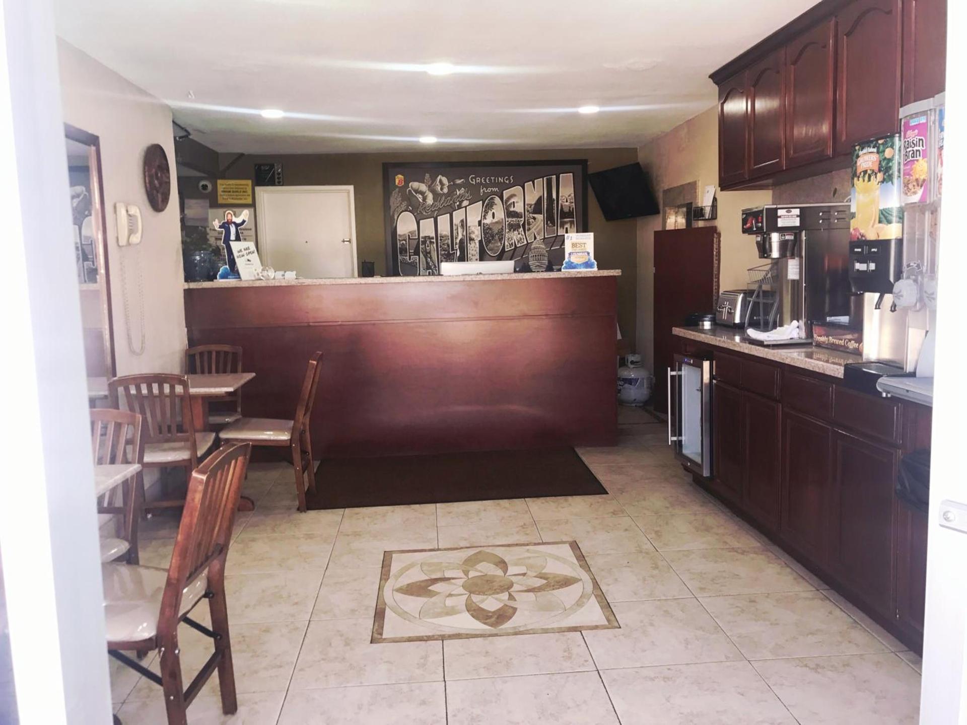 Super 8 by Wyndham Redlands/San Bernardino photo 18