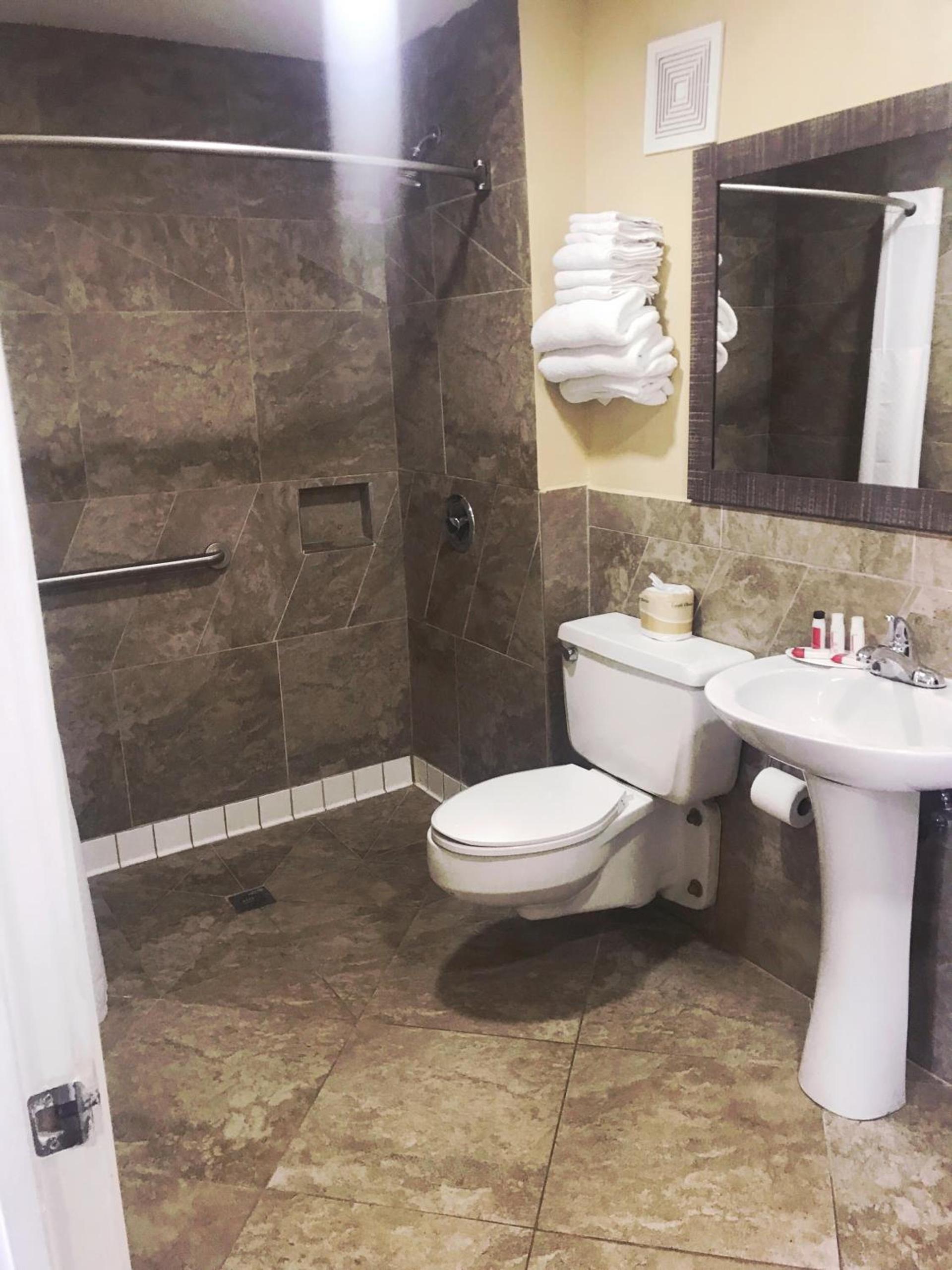 Super 8 by Wyndham Redlands/San Bernardino photo 17