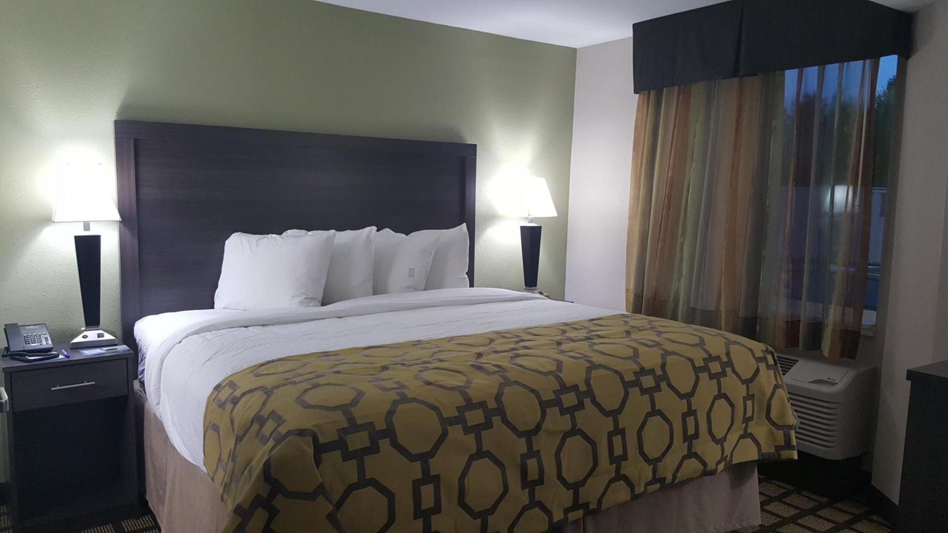 Baymont by Wyndham Clarksville photo 24