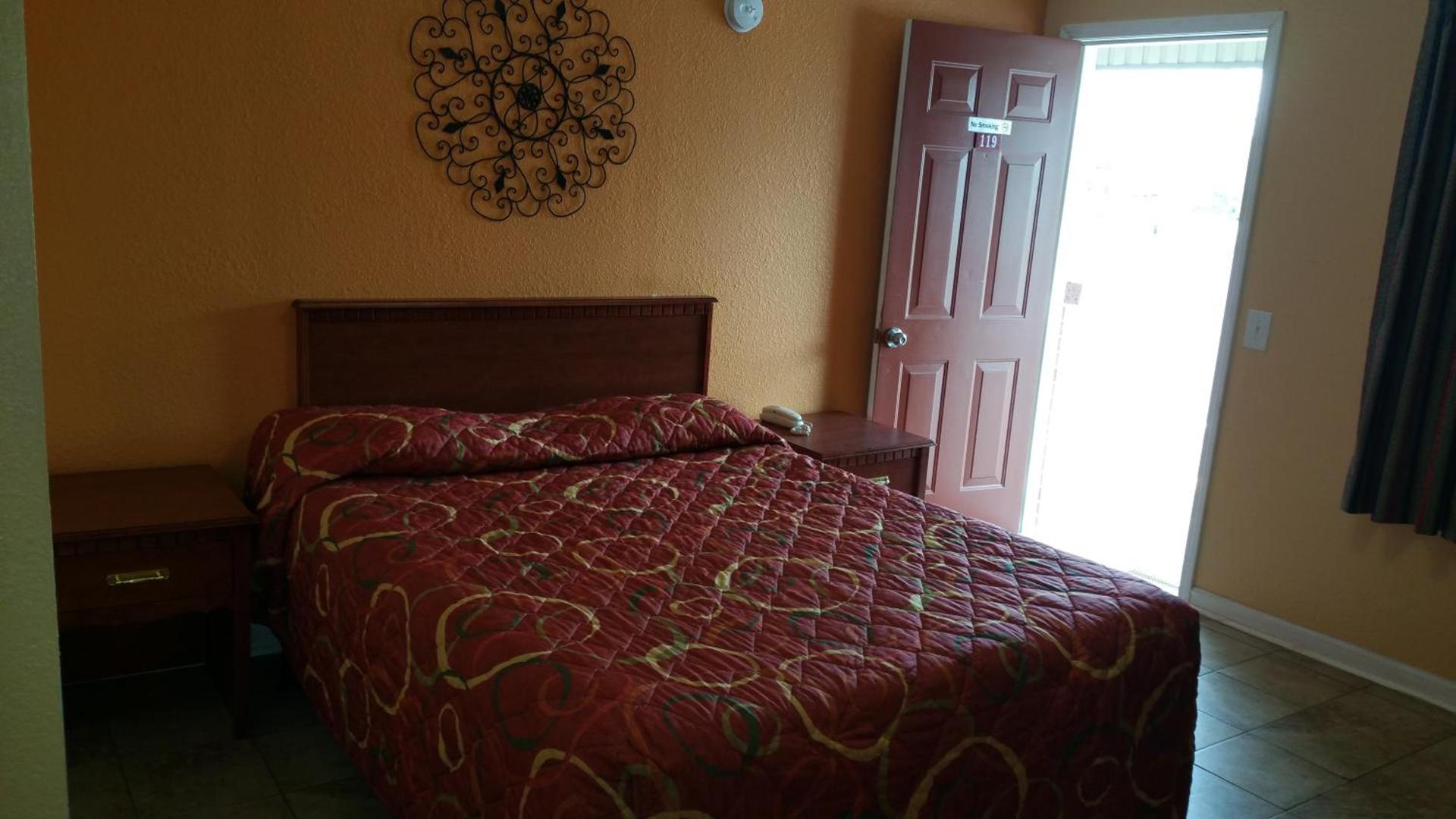 Budget Inn photo 23