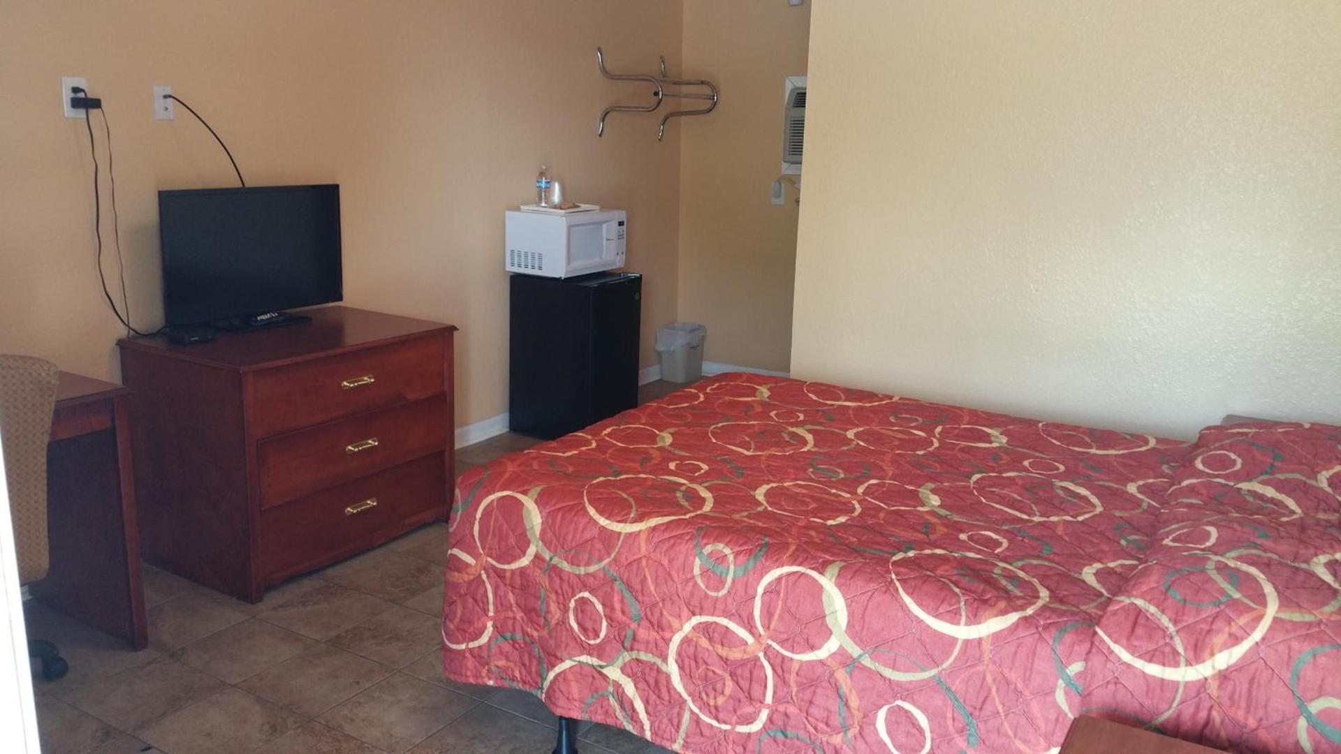 Budget Inn photo 2