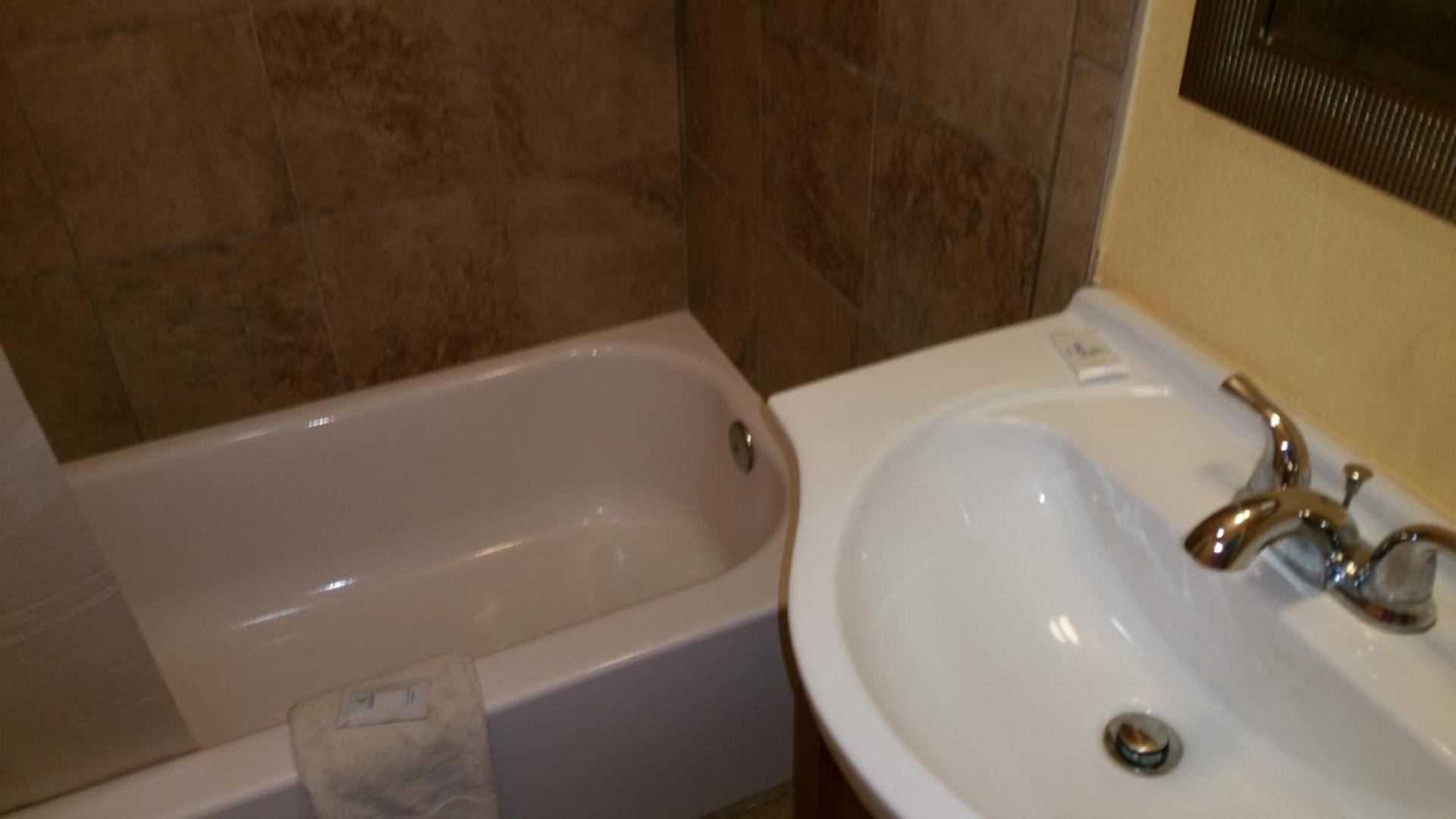 Budget Inn photo 8