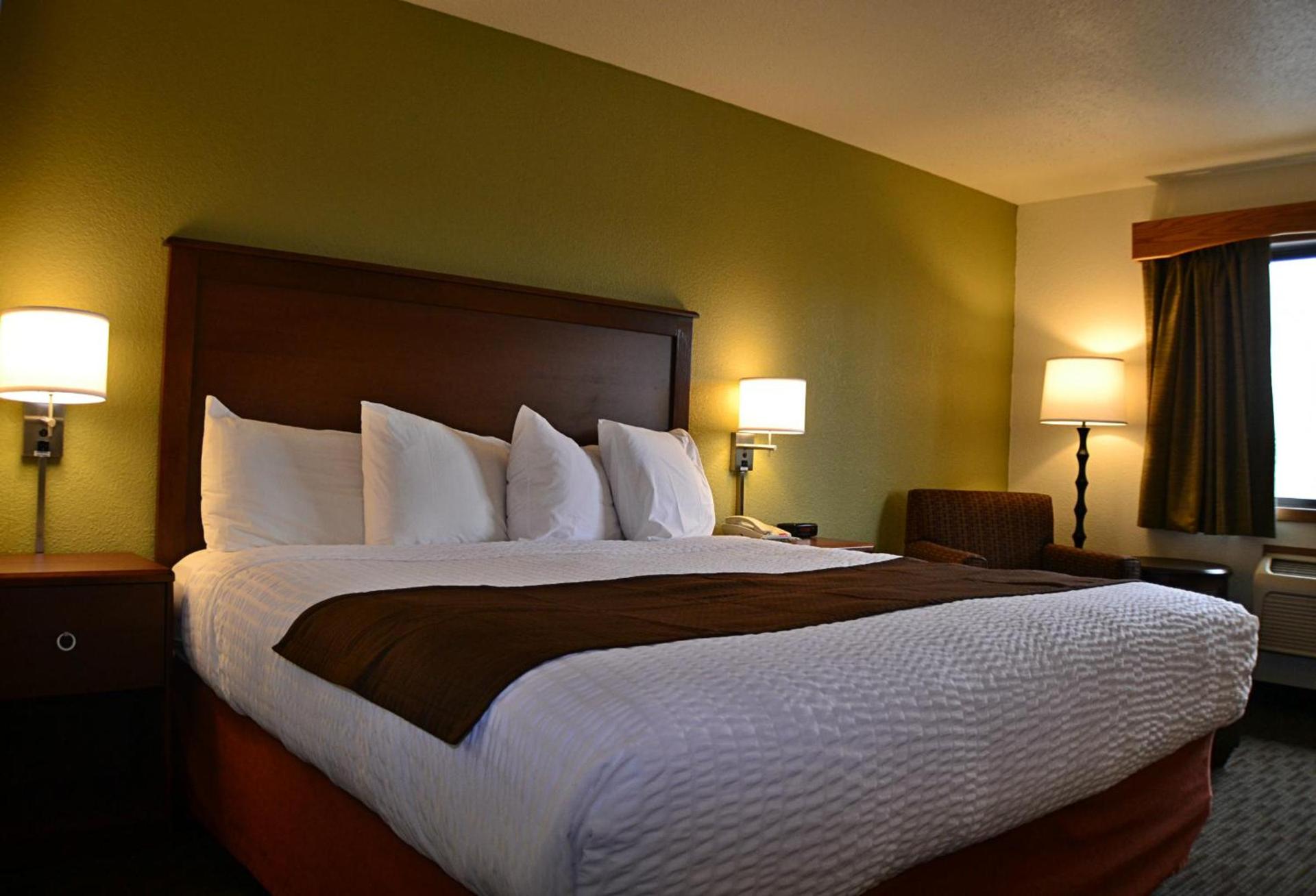 AmericInn by Wyndham Calumet photo 21